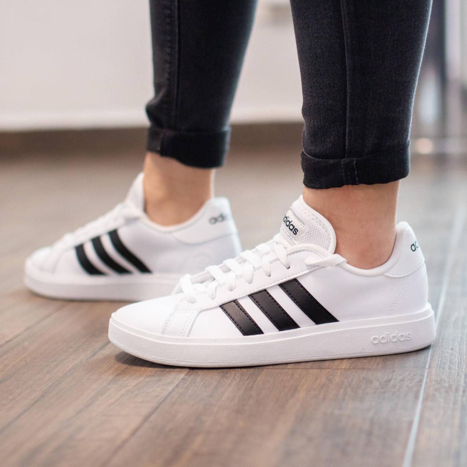 Tenis adidas best sale blancos mujer precio