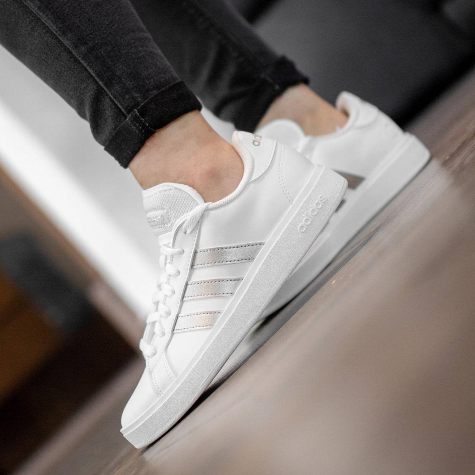 Tenis Adidas Grand Court Base 2.0 - GW9263 - Blanco - Mujer 