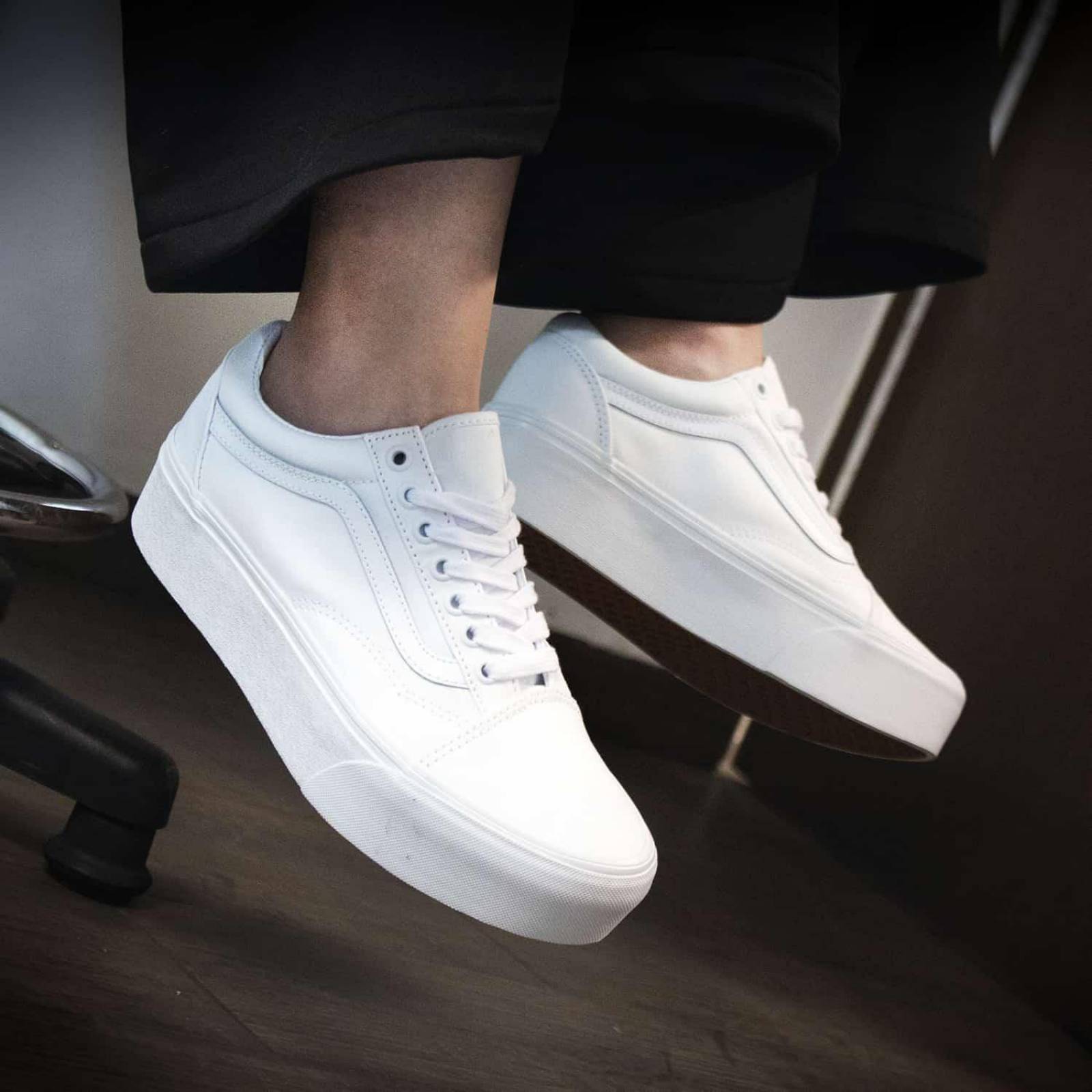 Tenis Vans Old Skool Stackform - 7Q5MW00 - Blanco - Mujer 