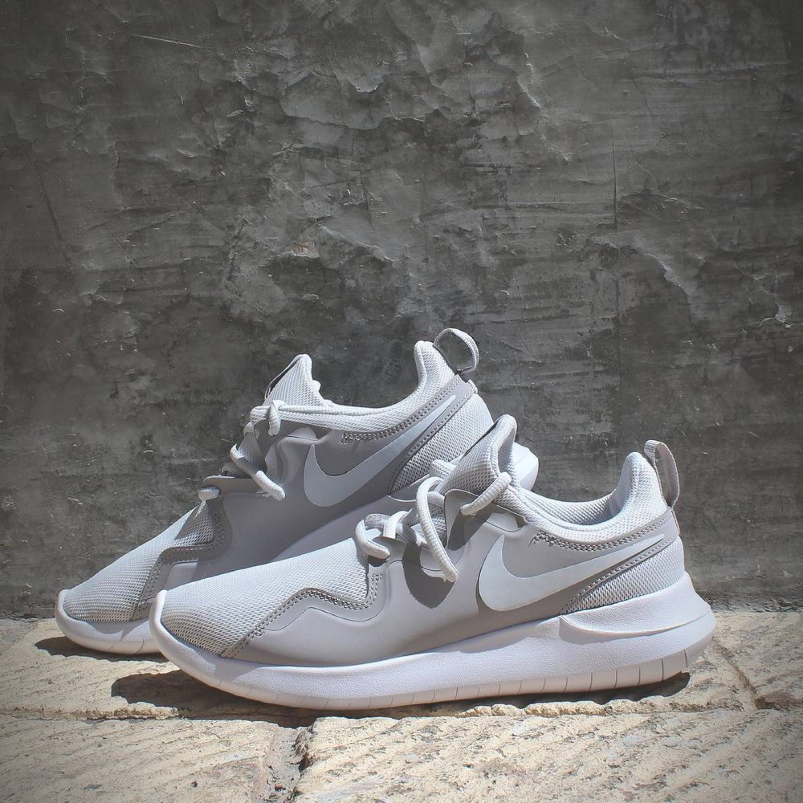 Tenis Nike Tessen - AA2160008 - Gris - Hombre 