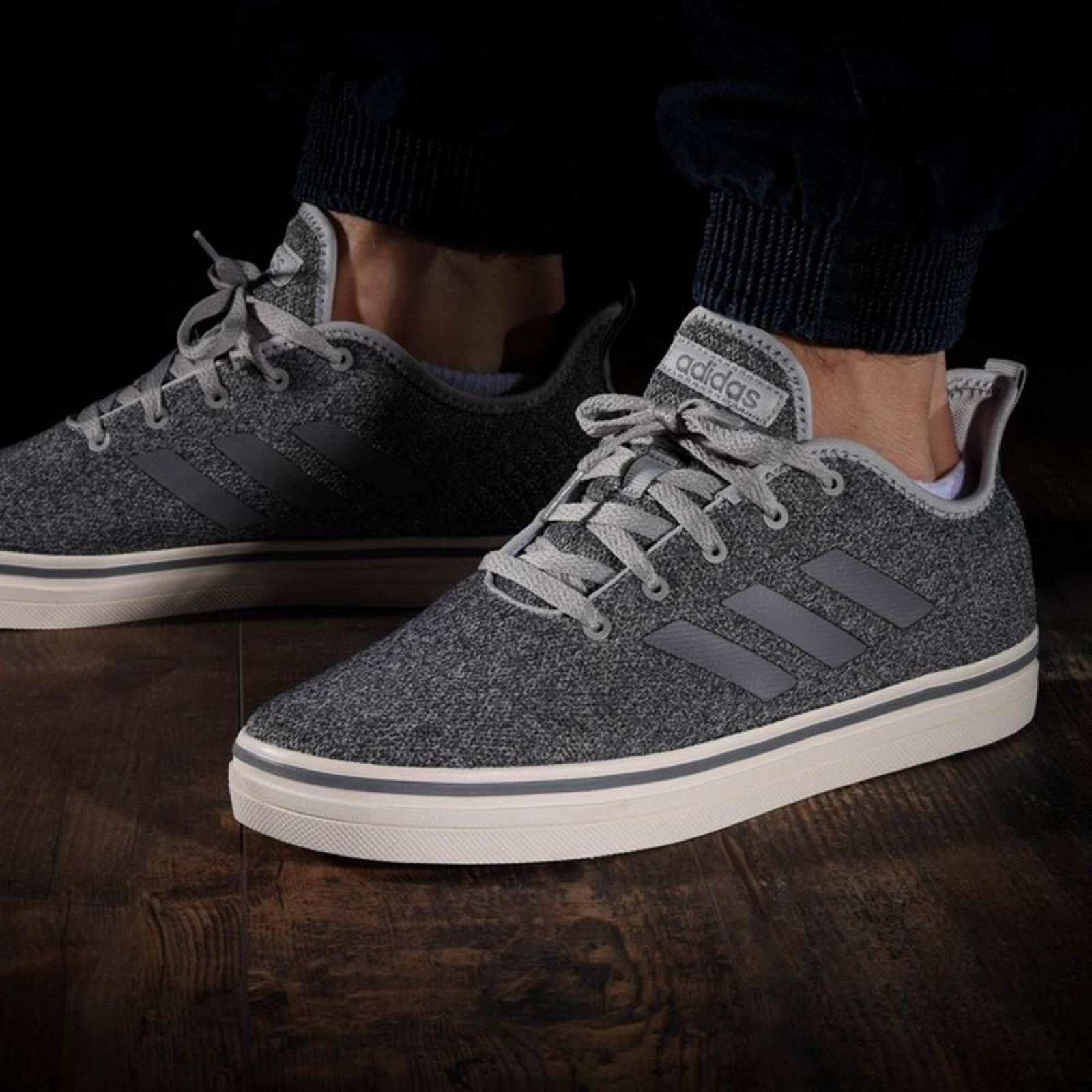 Tenis Adidas True Chill - DA9851 - Gris - Hombre 