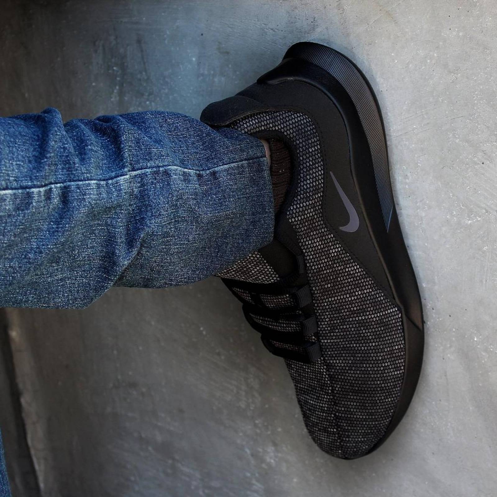 Tenis Nike Viale - AO0628002 - Negro - Hombre 