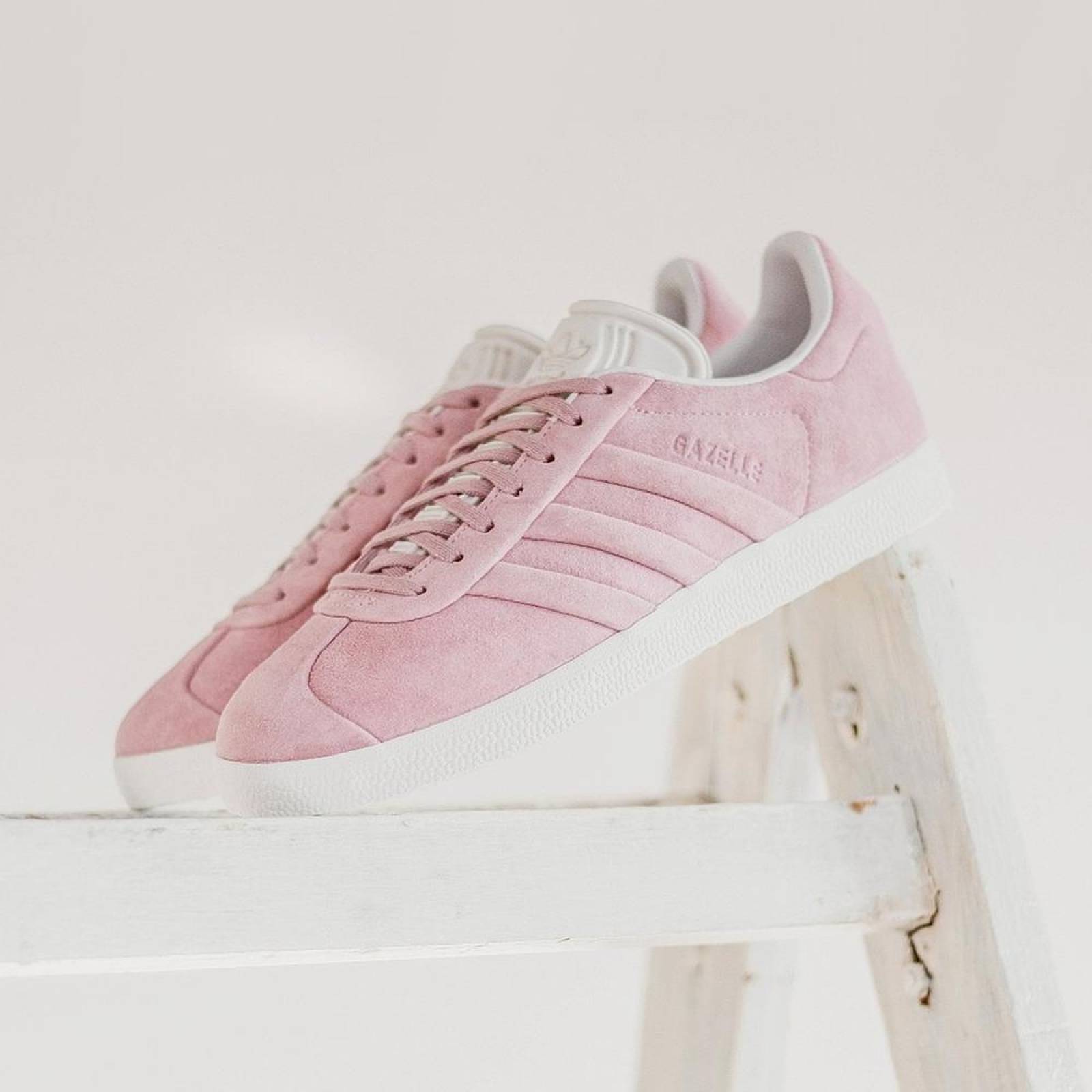 Tenis Adidas Gazelle Stitch W - BB6708 - Rosa - Mujer 