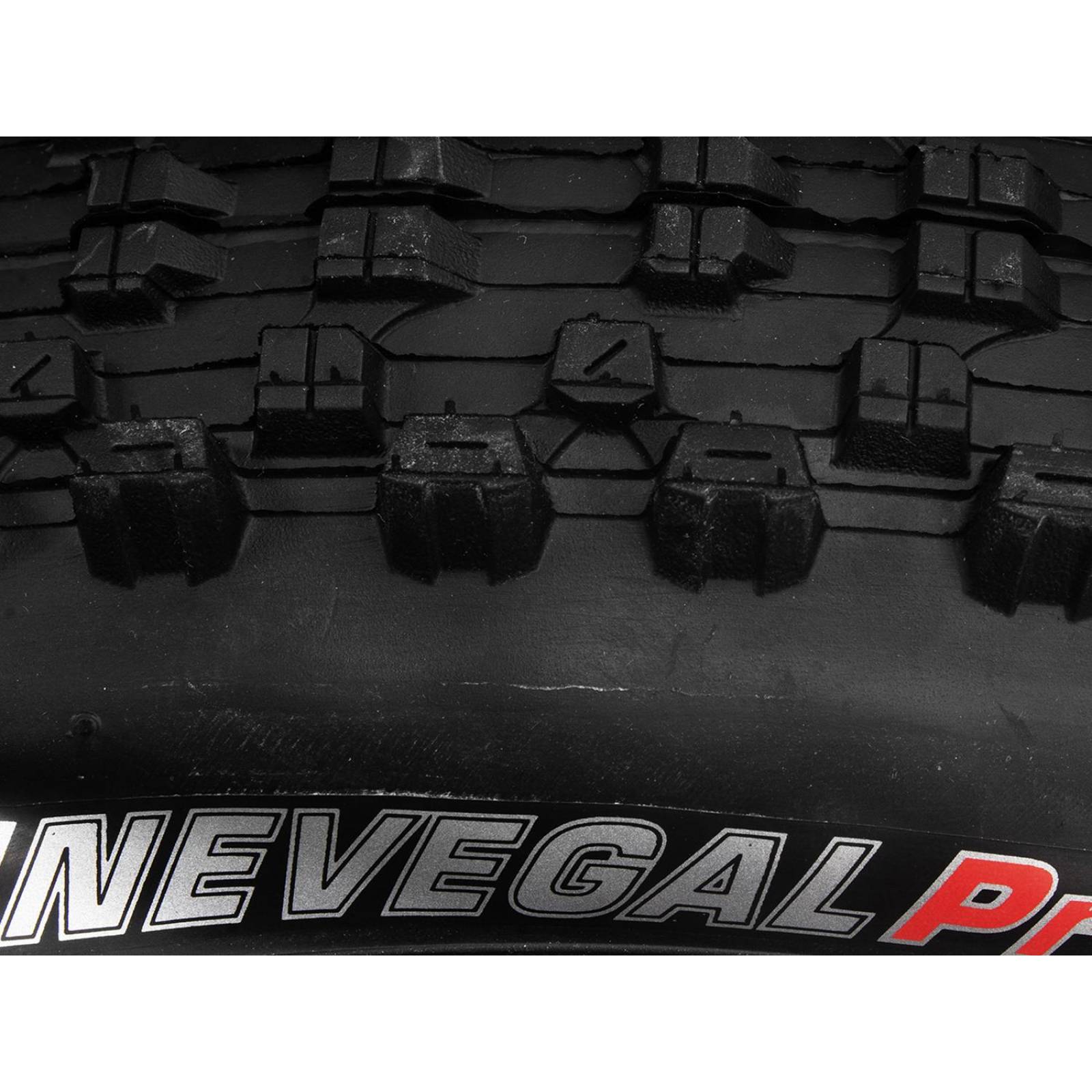 Llanta para bicicleta R26 x2.10 negra Nevegal K1010 Kenda 