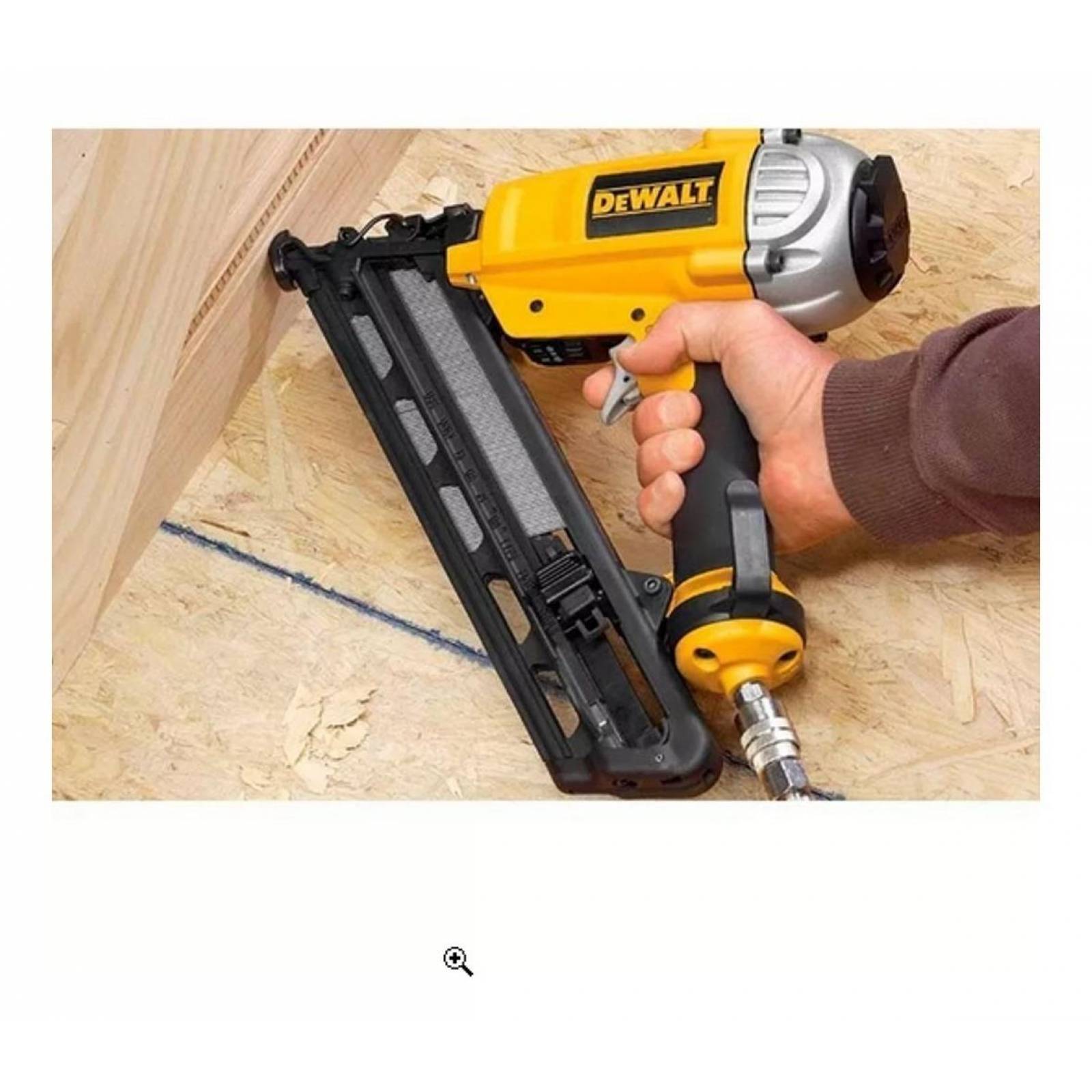 Clavadora Neumatica 2 In Calibre 18 Dwfp12231 Dewalt 5141