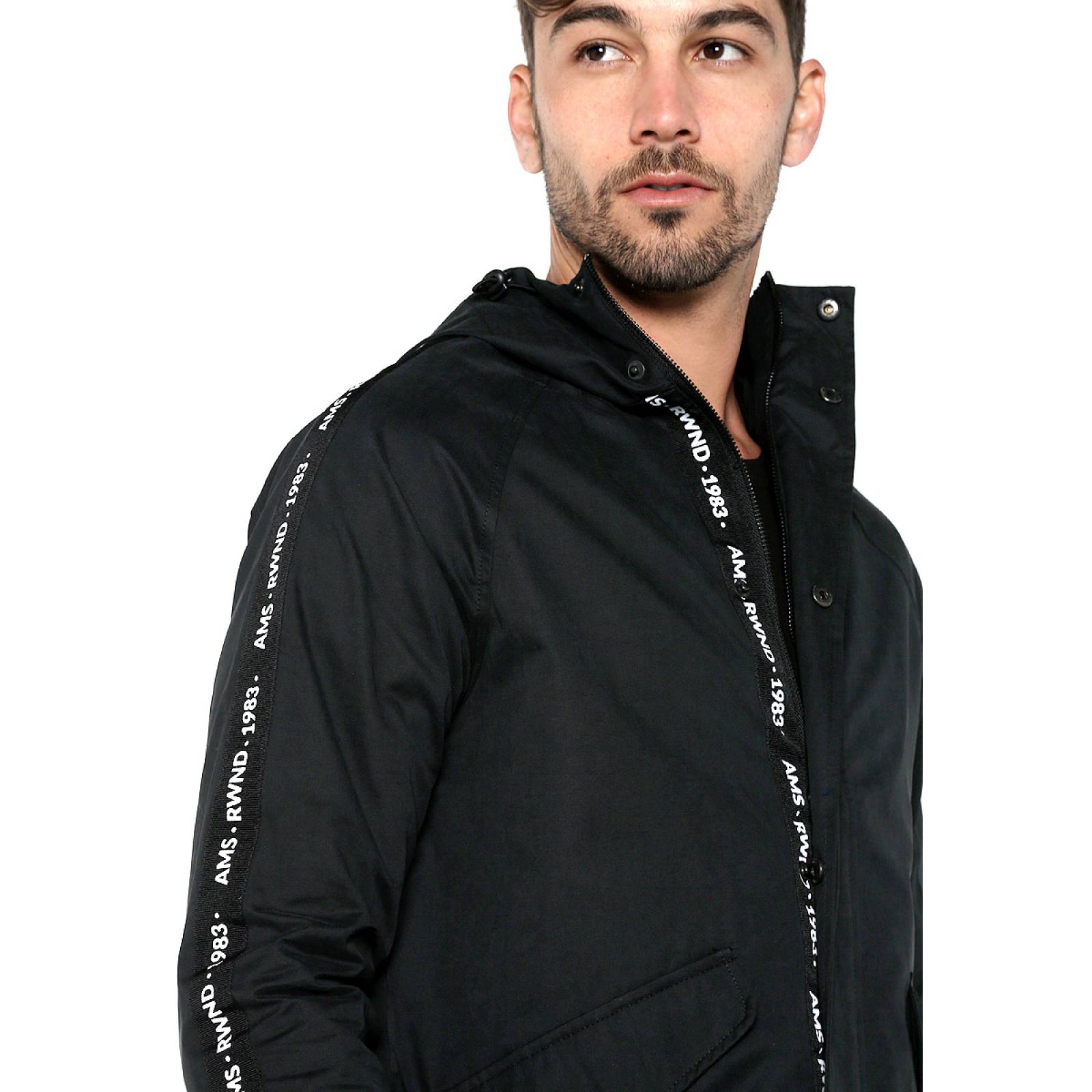 Chamarra Negra by Rewind