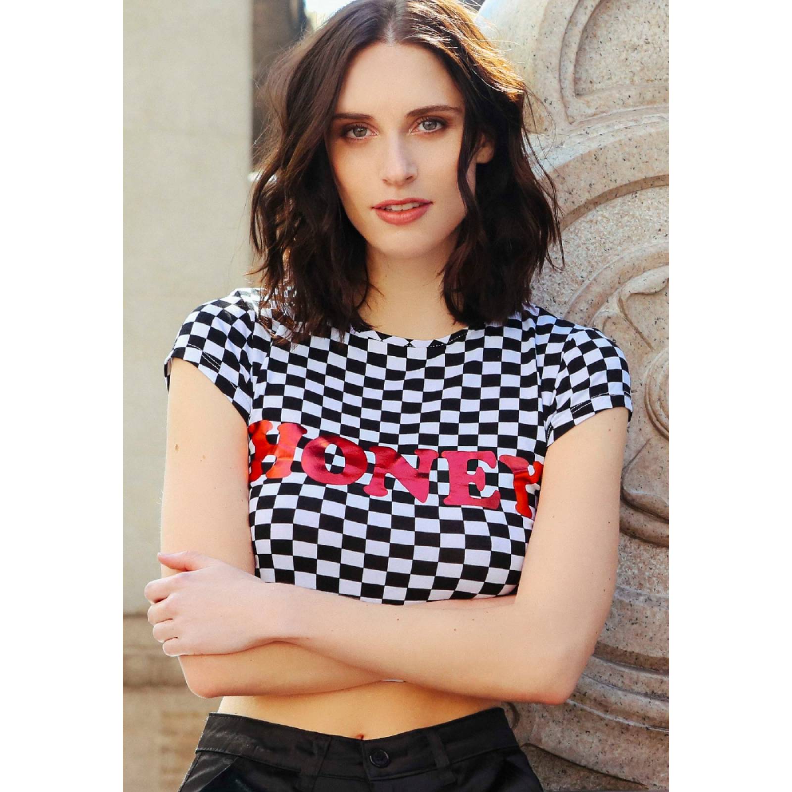 Crop top a cuadros con estampado "honey"