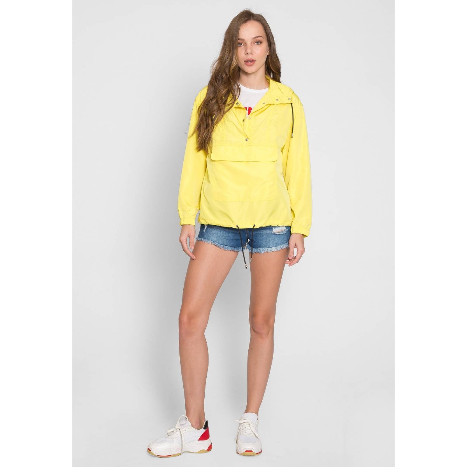 Rompevientos amarillo con gorro