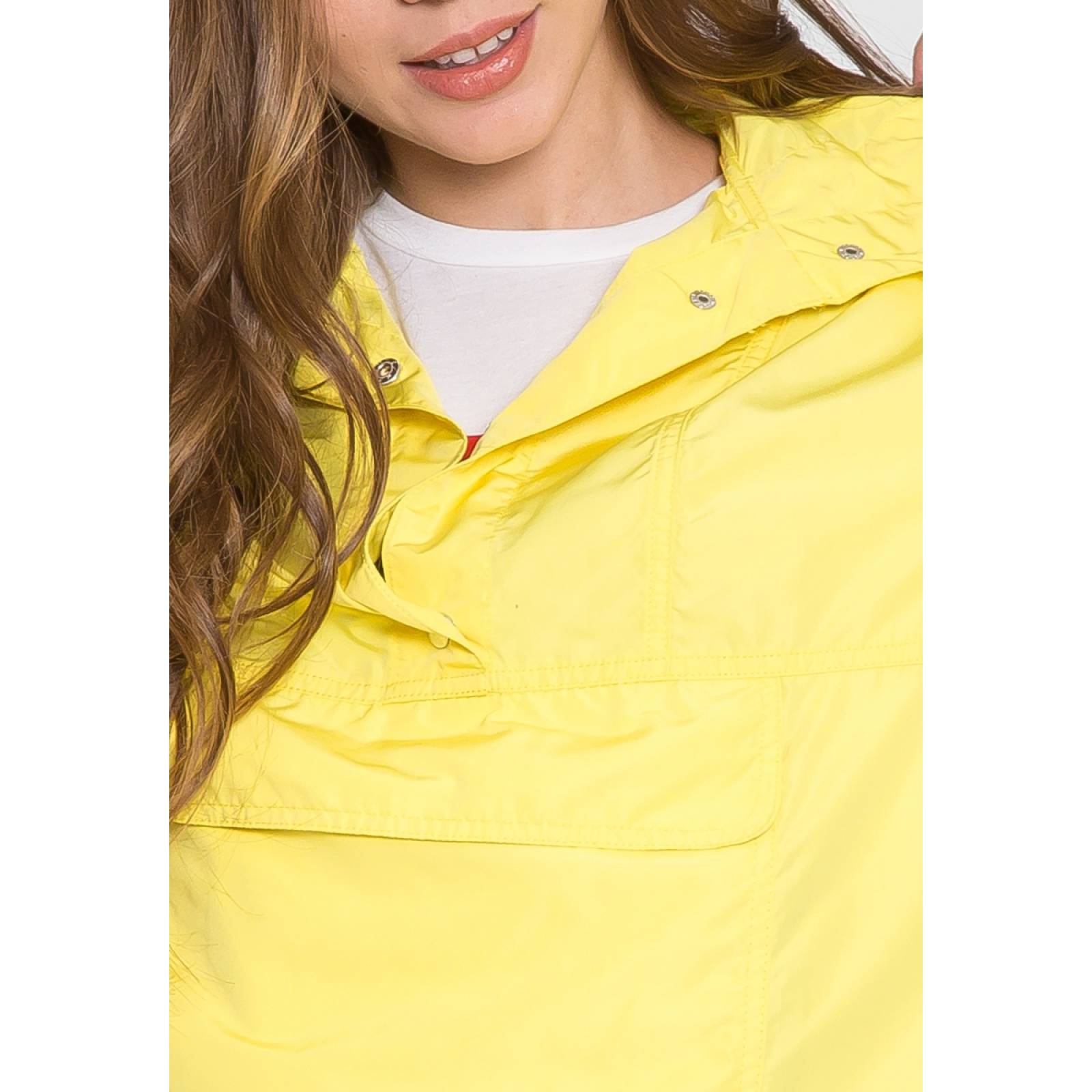 Rompevientos amarillo con gorro