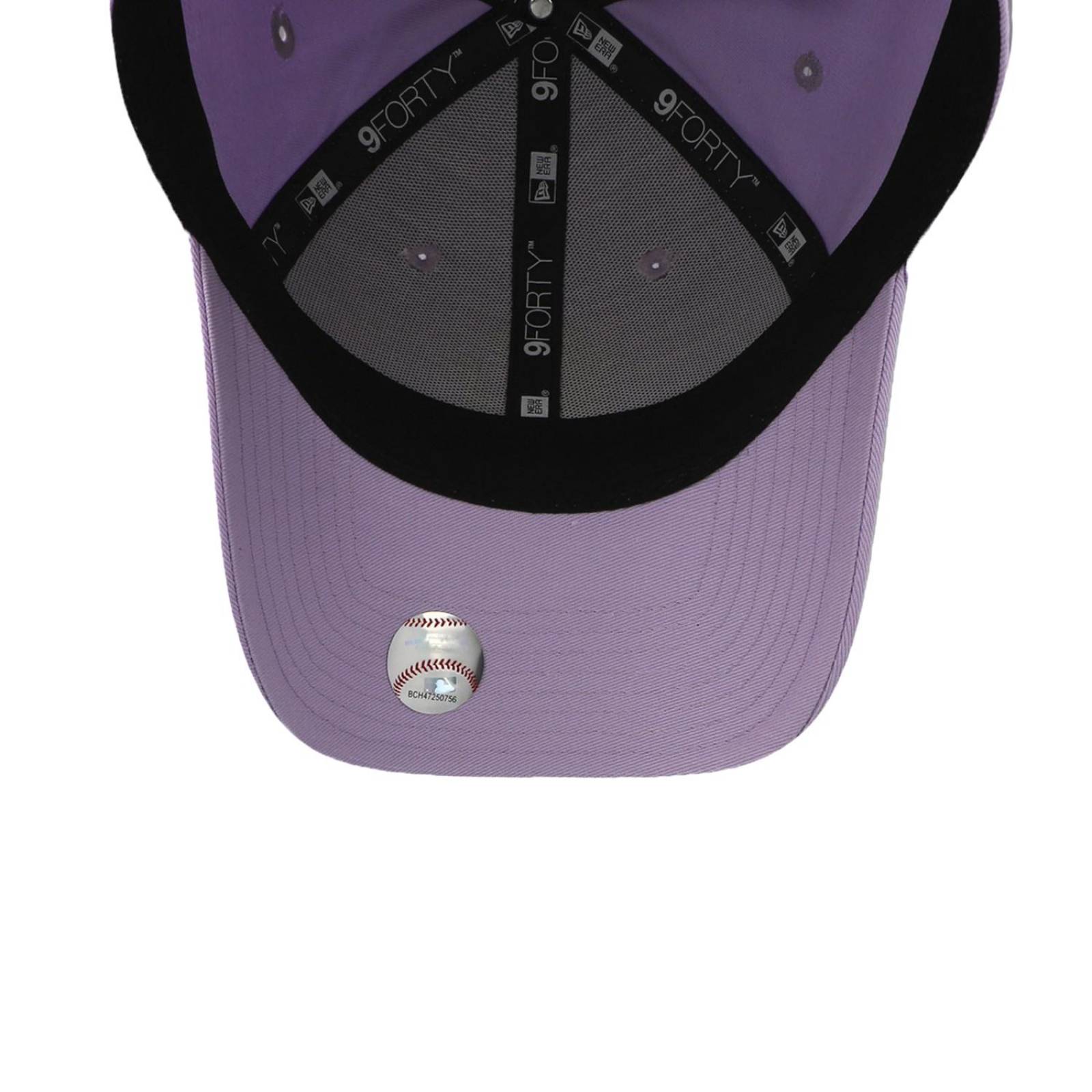 Gorra New Era 9 Forty MLB Para Mujer Metallic Logo Yankees Lila Unitalla 