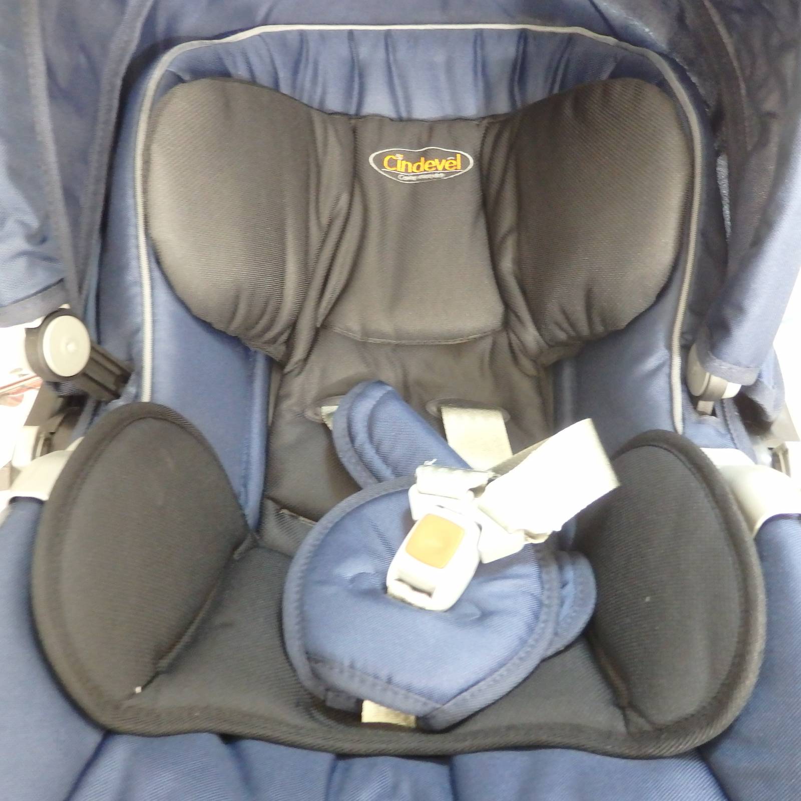 Carreola reclinable +   Bolso Pañalera Moderna + Silla Auto