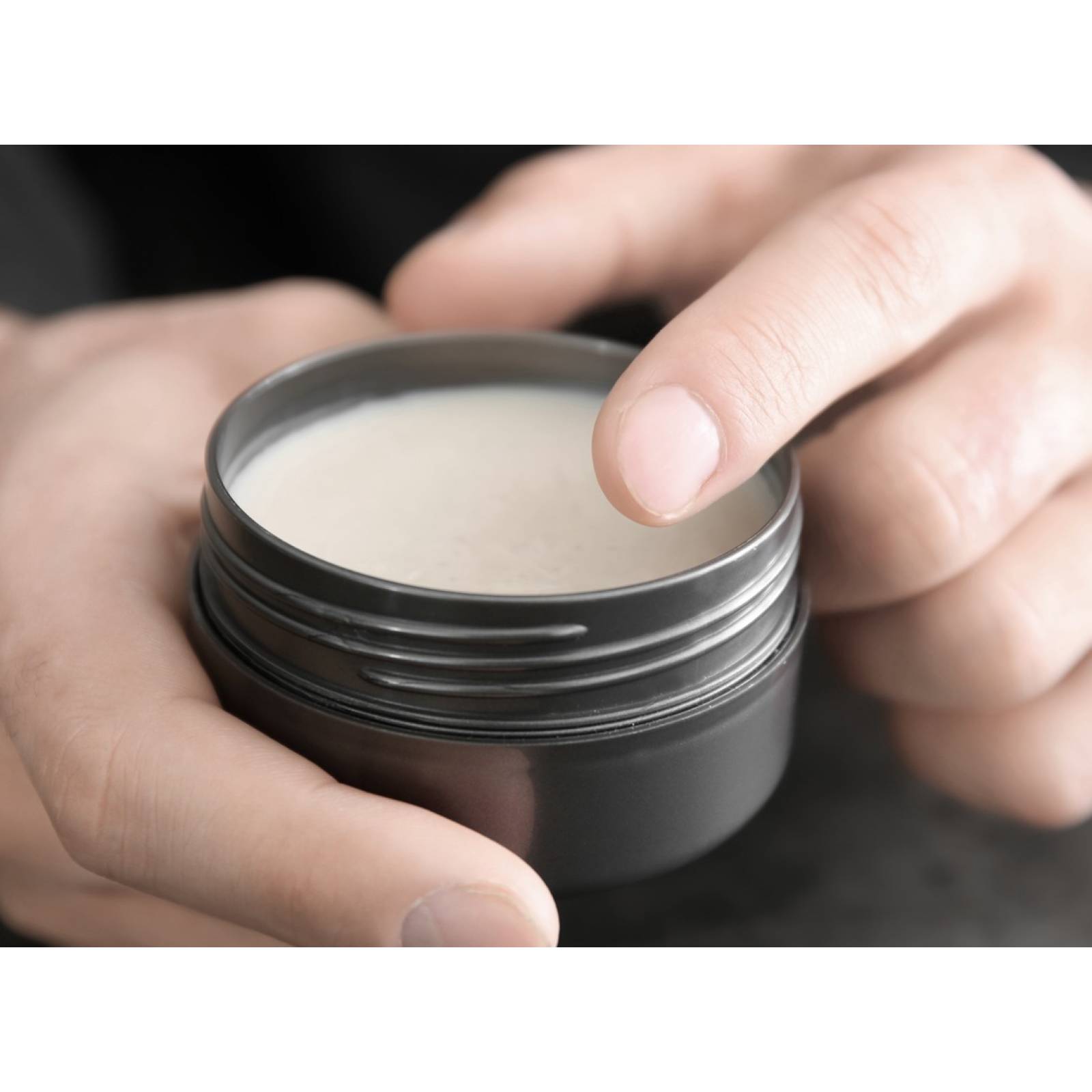 The Barberia Cera Para El Cabello  Volumen Y Brillo