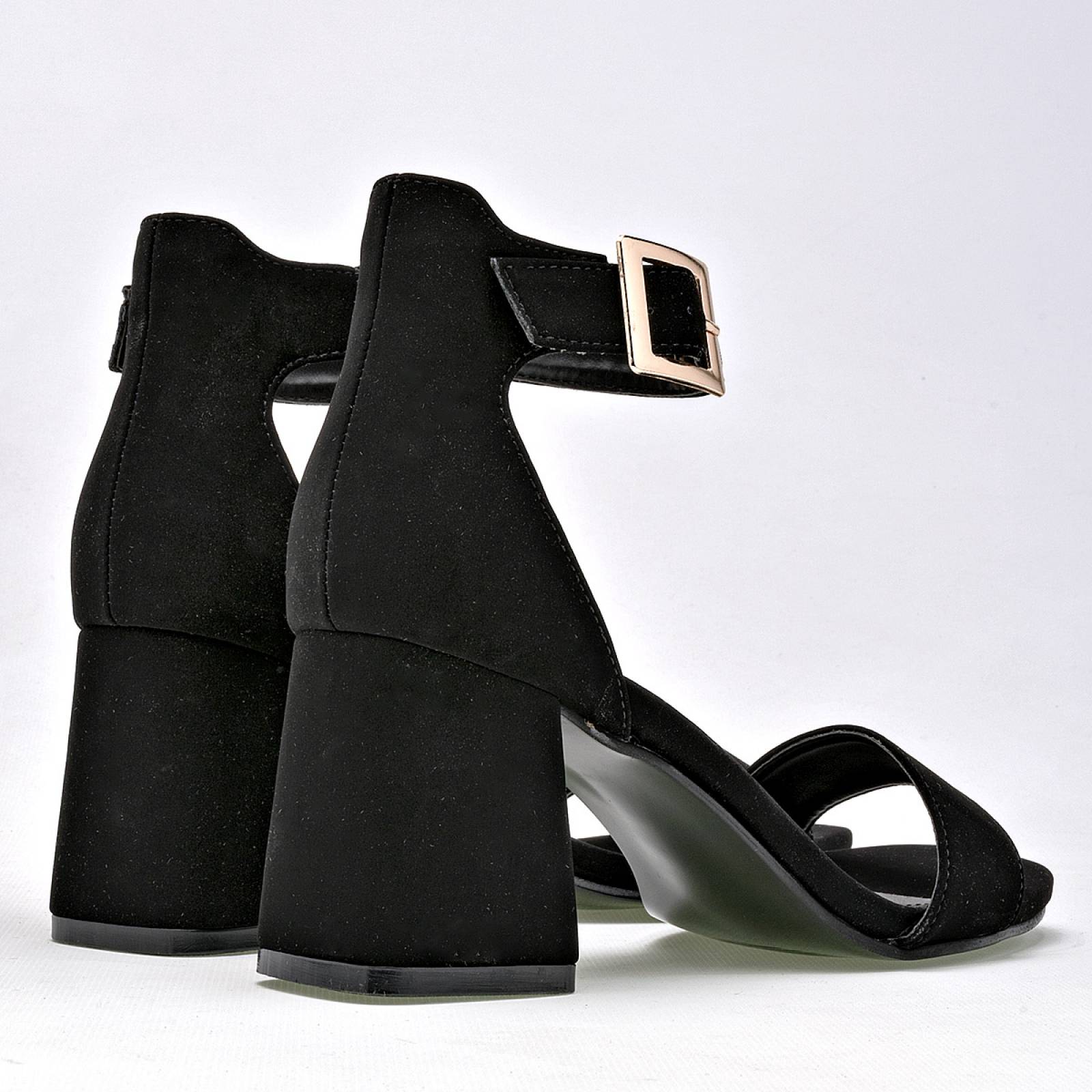 Clasben Zapatilla para mujer negro Codigo 126742E