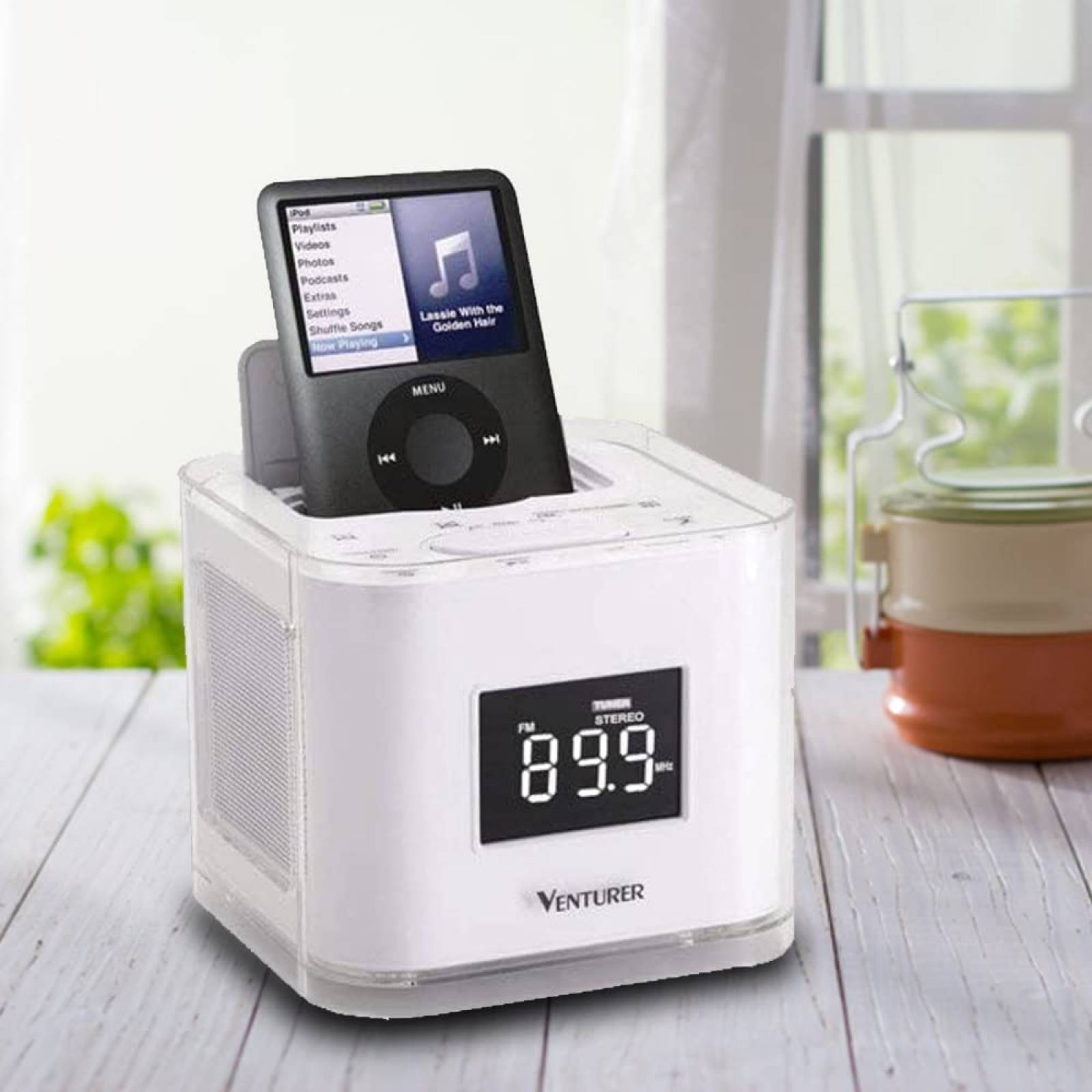 Radio reloj despertador con radio am/fm y ipod dock de 30 pin doble alarma timer para apagado automatico del radio boton de snooze para dar mas tiempo (reacondicionado)