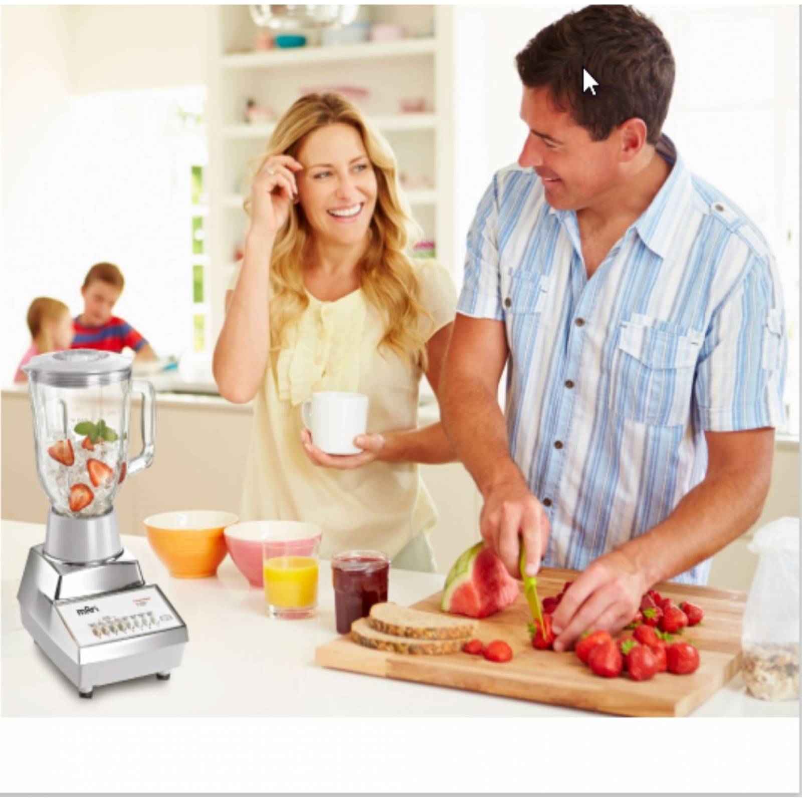 Licuadora metálica 7 vel. mod. 90909013 vaso vidrio marca man blanco/gris