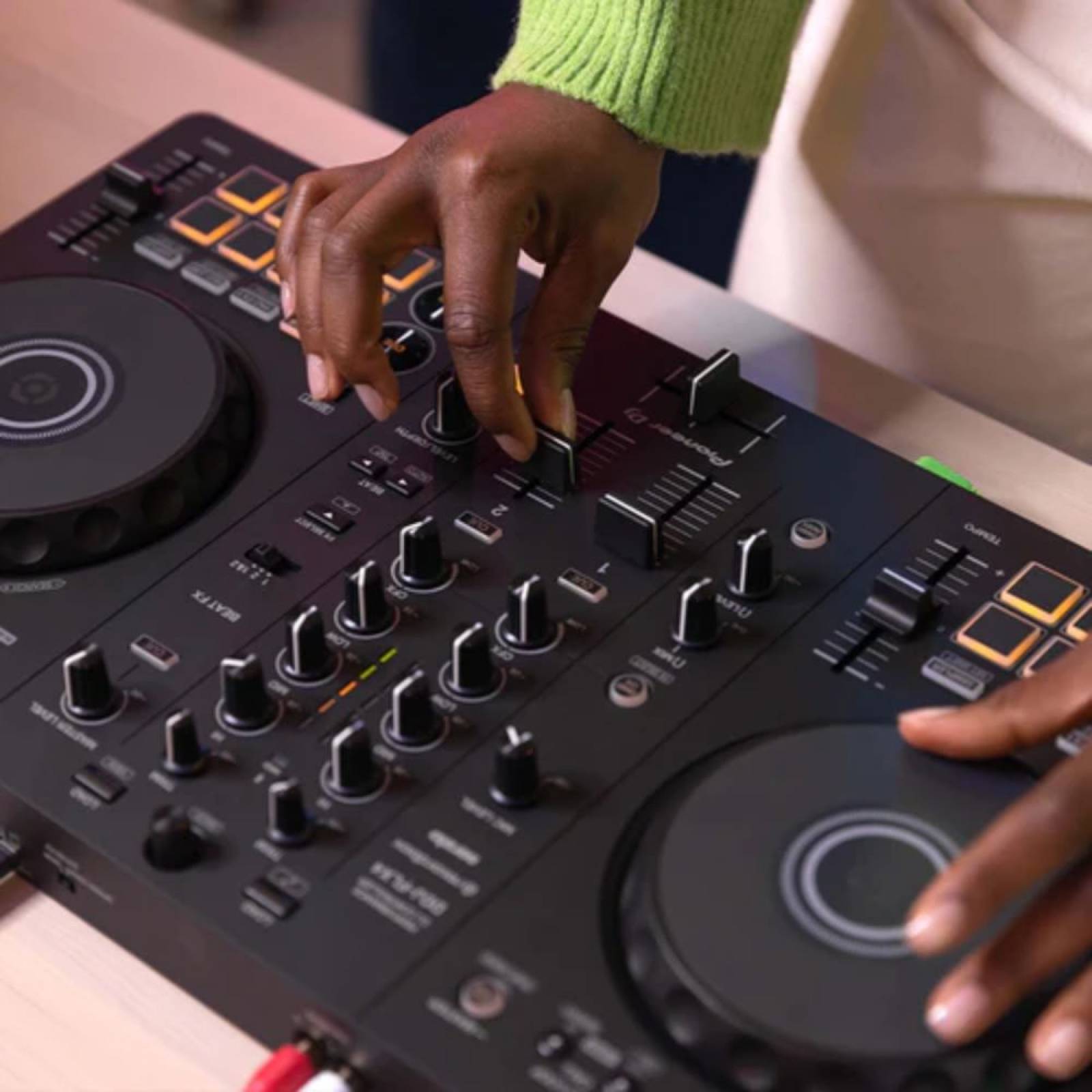 Controlador Dj Pioneer 2 Canales Para Múltiples Aplicaciones Ddj-Flx4