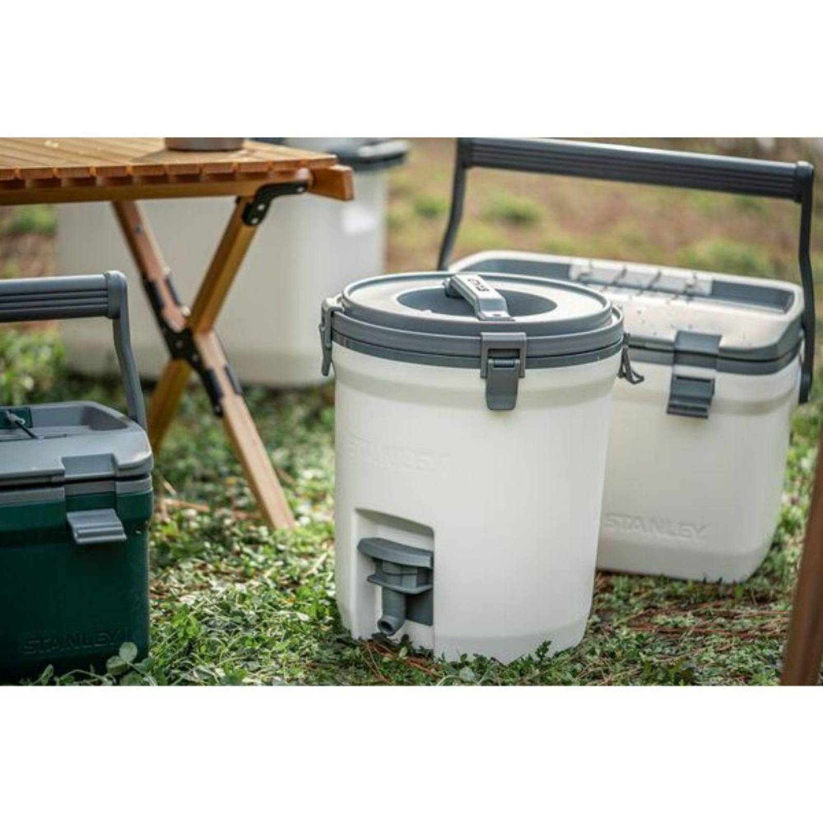 Stanley Jarra Térmica para Agua Adventure 2 Galones (7.5l) Verde 7.5 litros