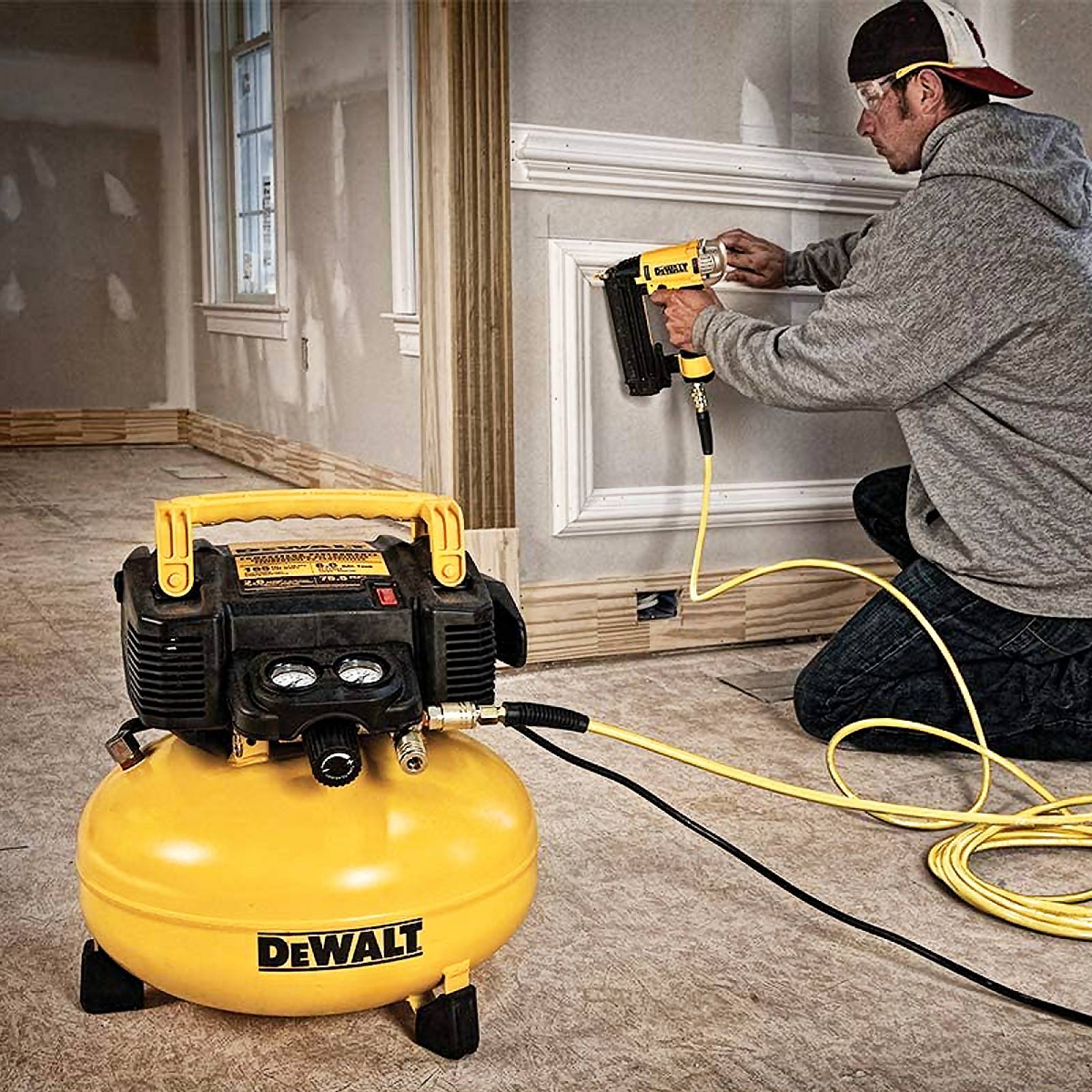 Compresor Dewalt Libre Aceite 120 Volt 3300Rpm 0 9 Dwfp55126