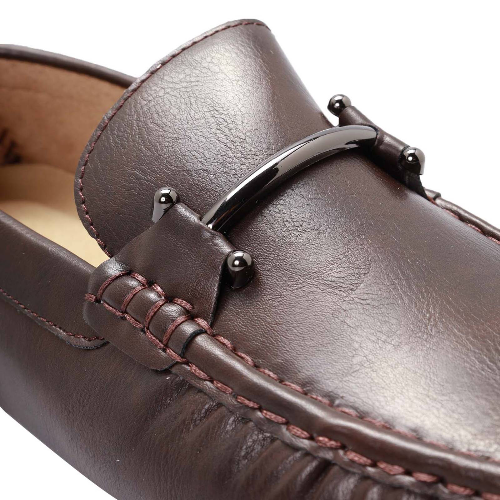 Mocasines café oscuro para hombre con aplicación metálica Dorothy Gaynor D14590063550