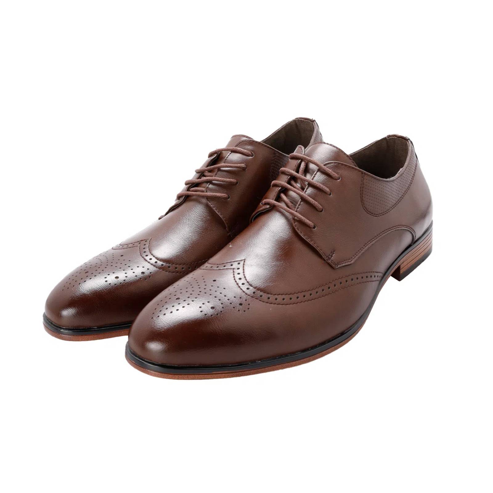 Zapatos Steven color café oscuro con detalle perforado D12780030556