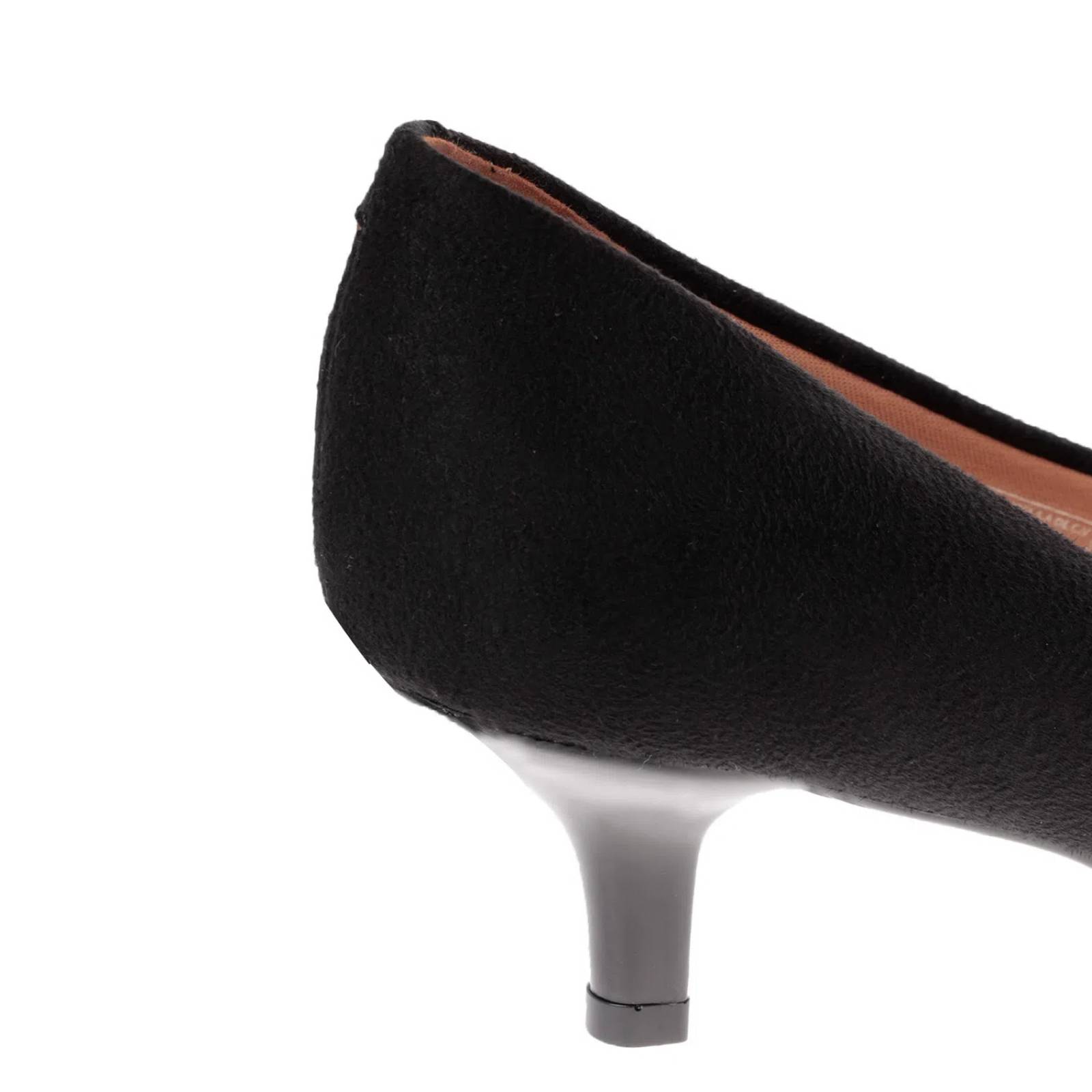 Zapatillas Ángela color negro con tacón kitten