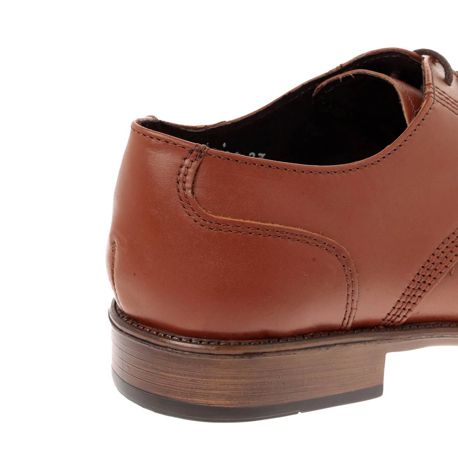 Zapatos color cognac con agujetas y detalle de costuras D12260014554