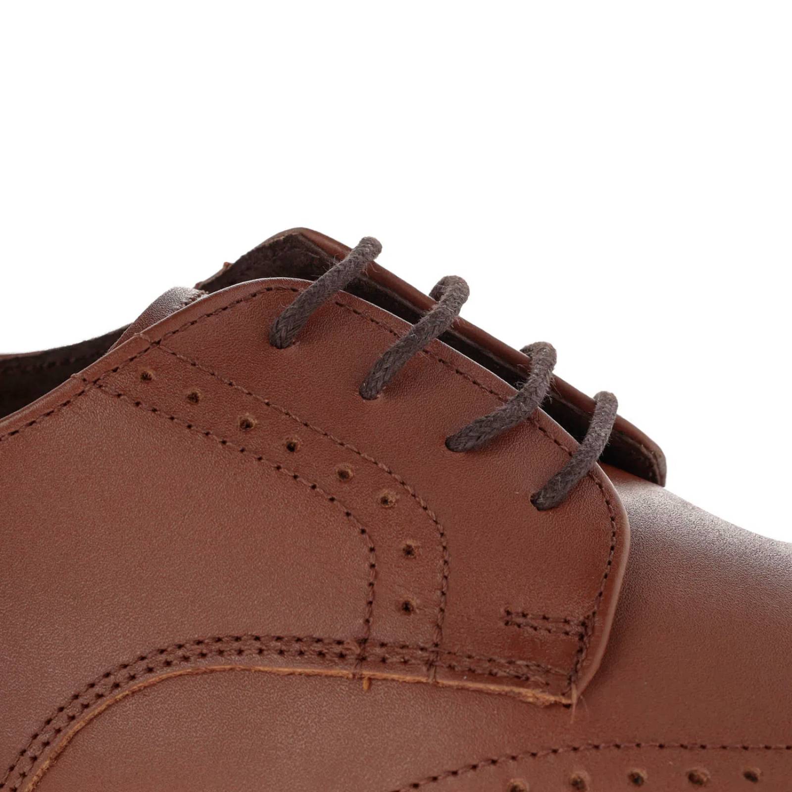 Zapatos Osmar color cognac con detalle de costura y perforado D12260016554