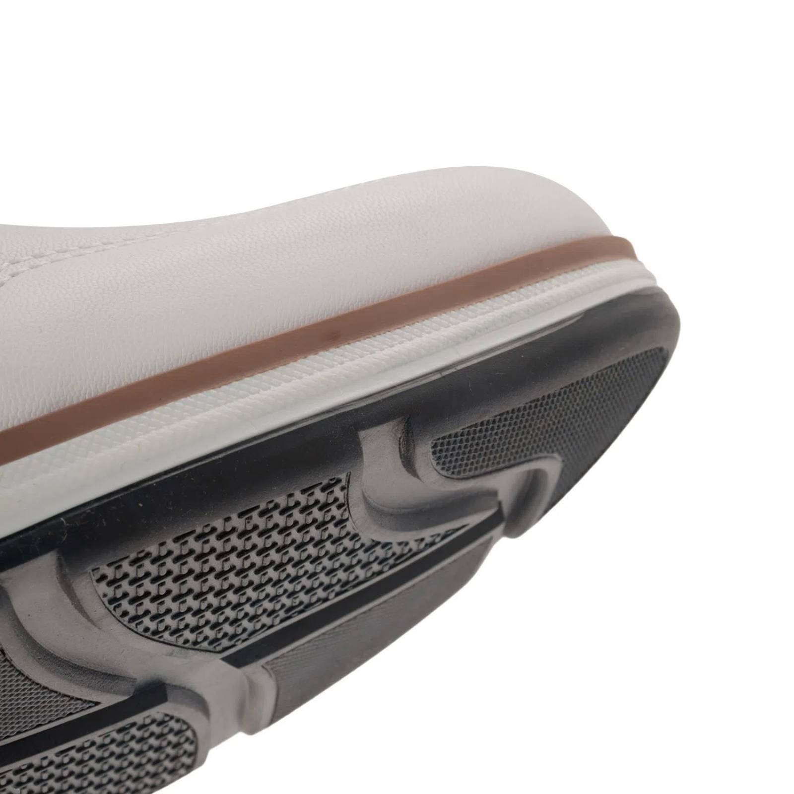 Tenis Victor color blanco con acentos en rojo y azul marino D11710143620