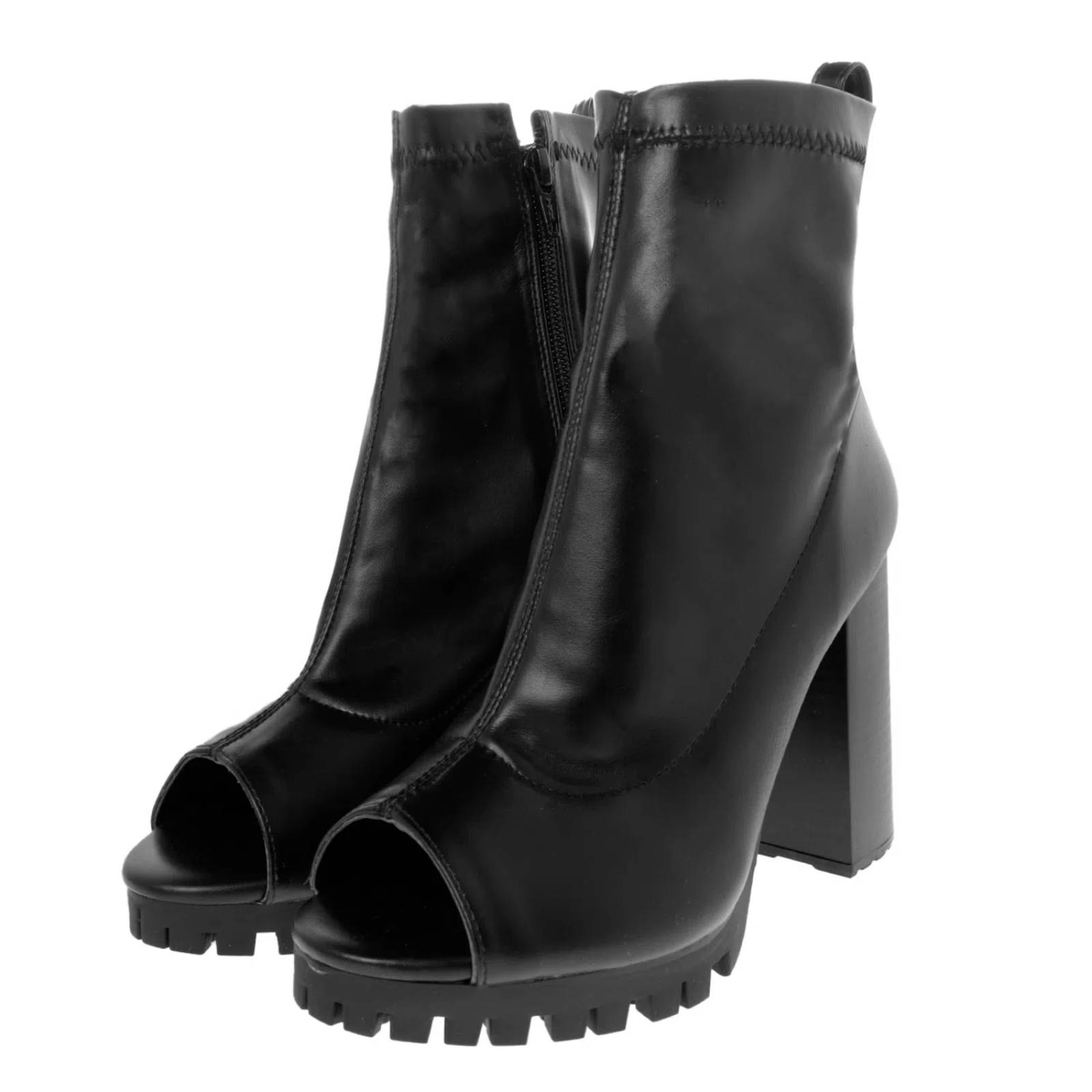 Botín Paula color negro shootie con tacón cuadrado