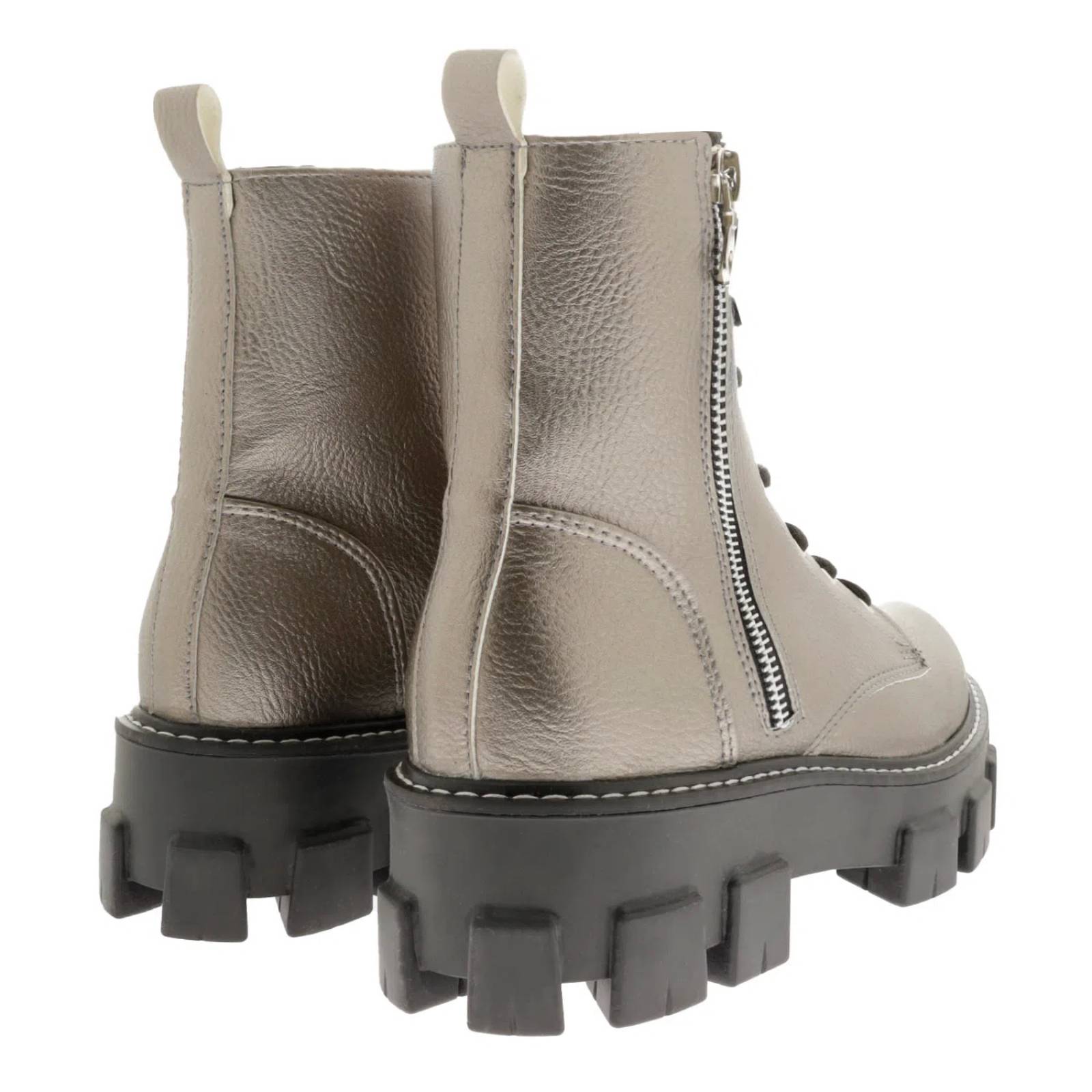 Botín Camila color inox textura brillosa