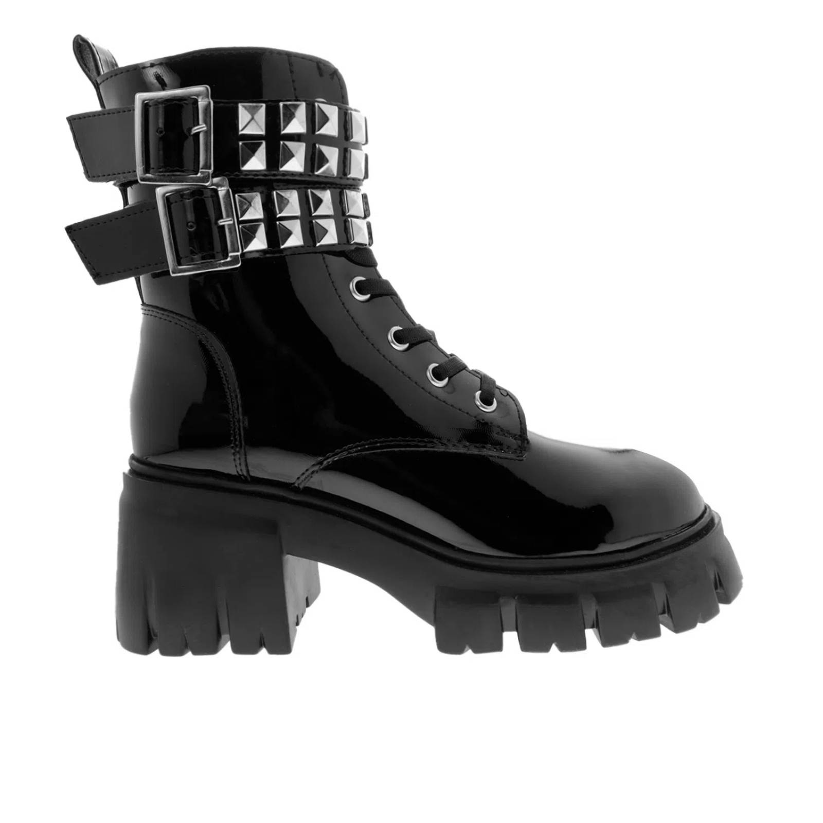 Botín Isa color negro con estoperoles