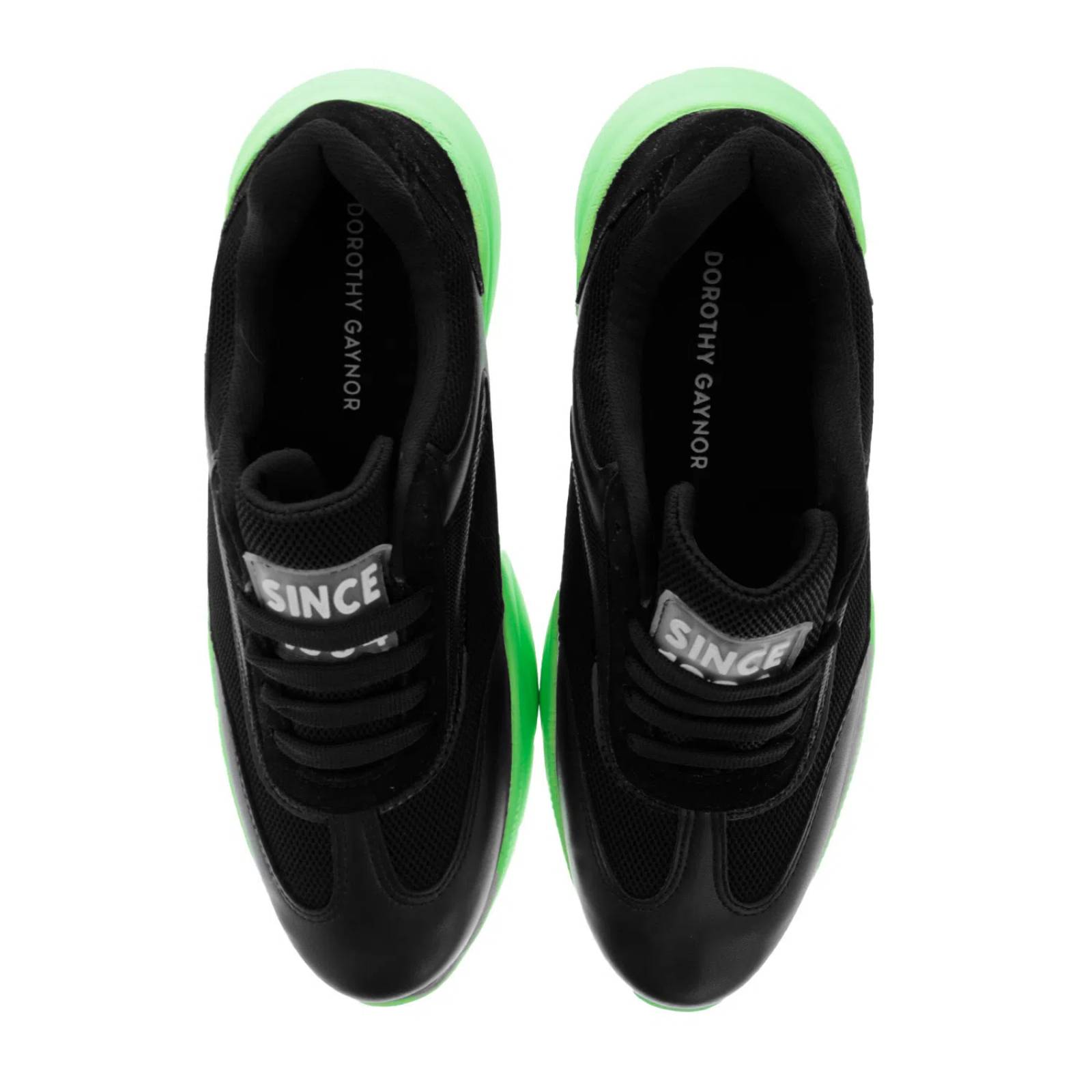 Tenis Mara color negro con suela verde D14290088501 D14290088501