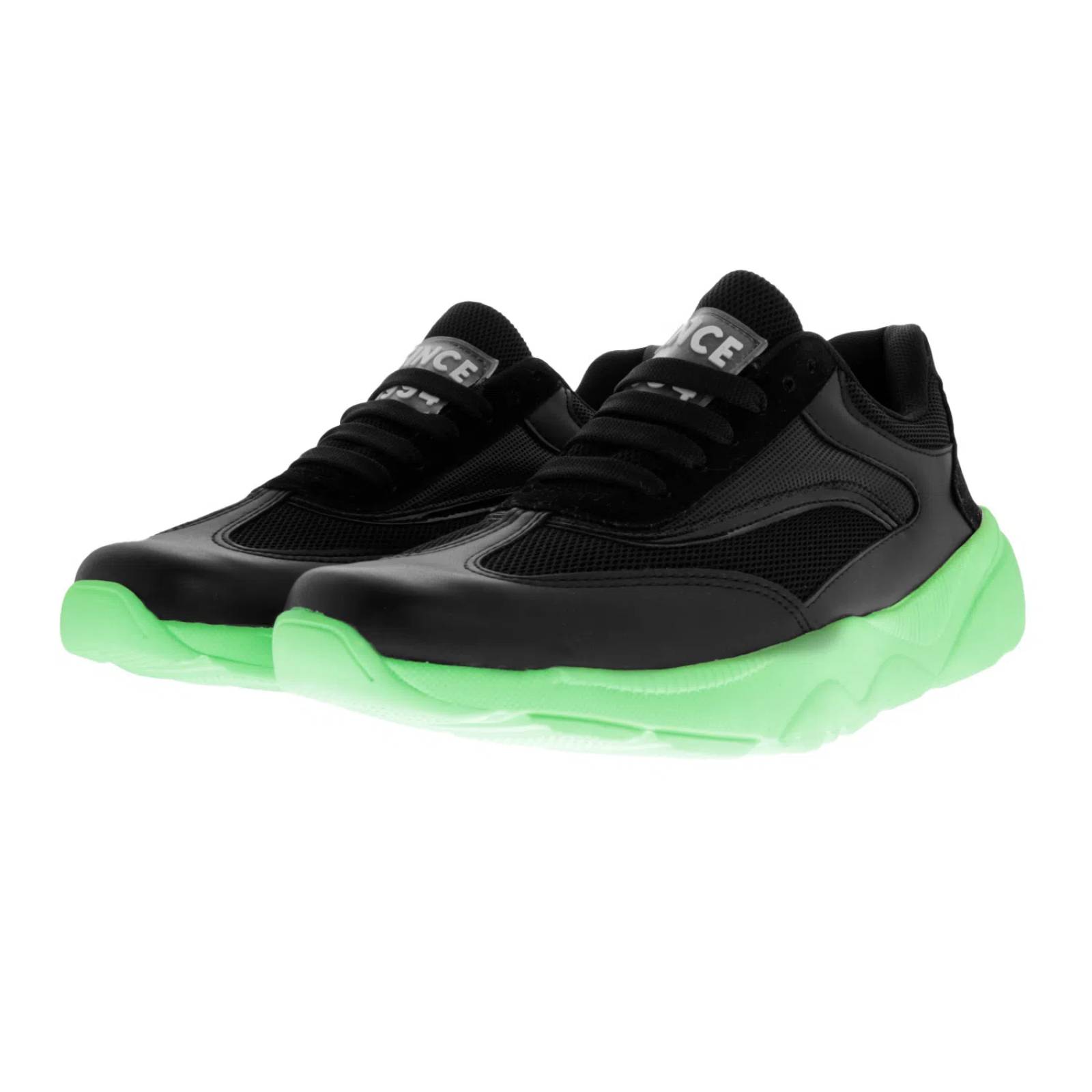 Tenis Mara color negro con suela verde D14290088501 D14290088501