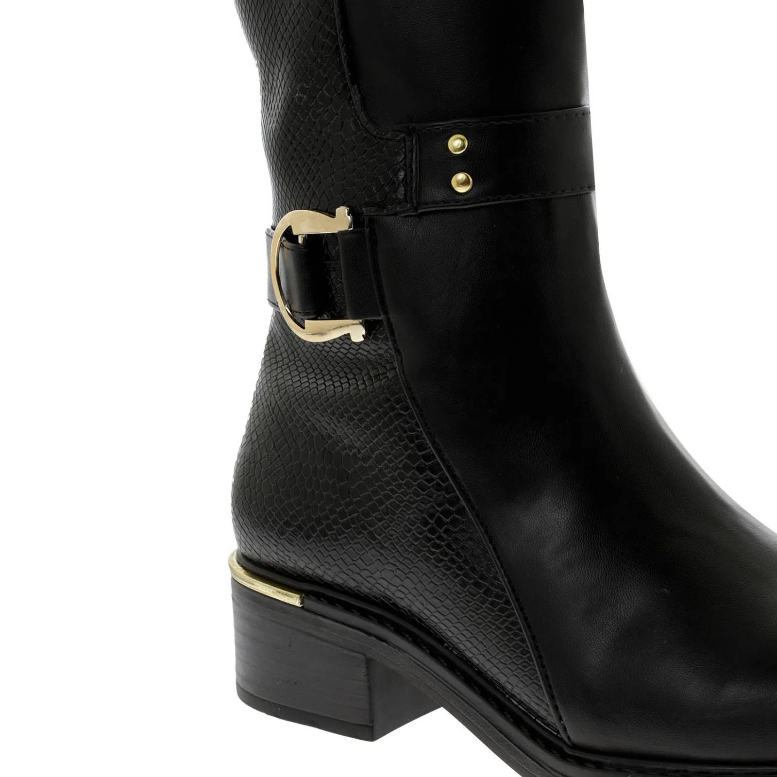 Bota Mía color negro textura snake