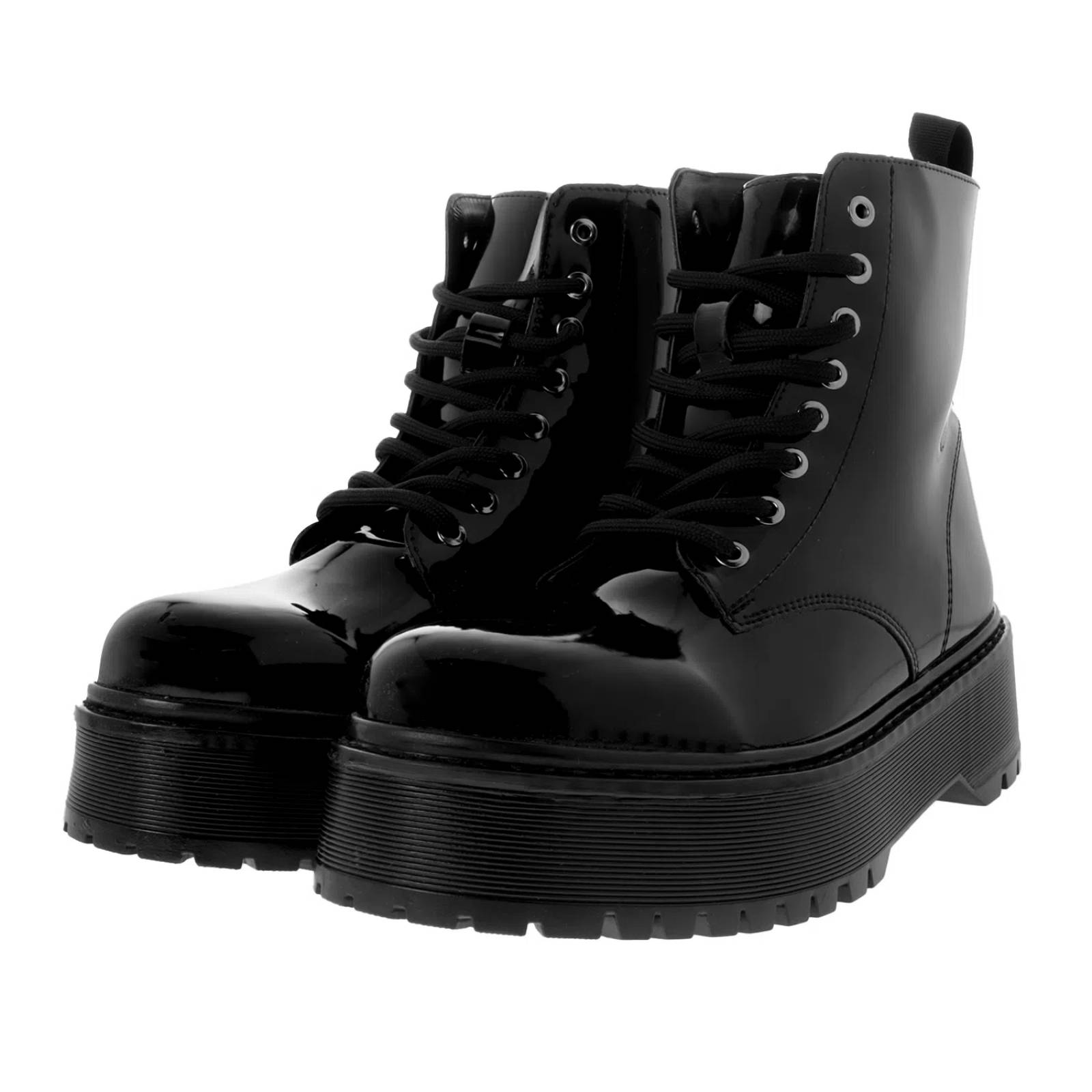 Botín Camila color negro tornasol charol D01130674661