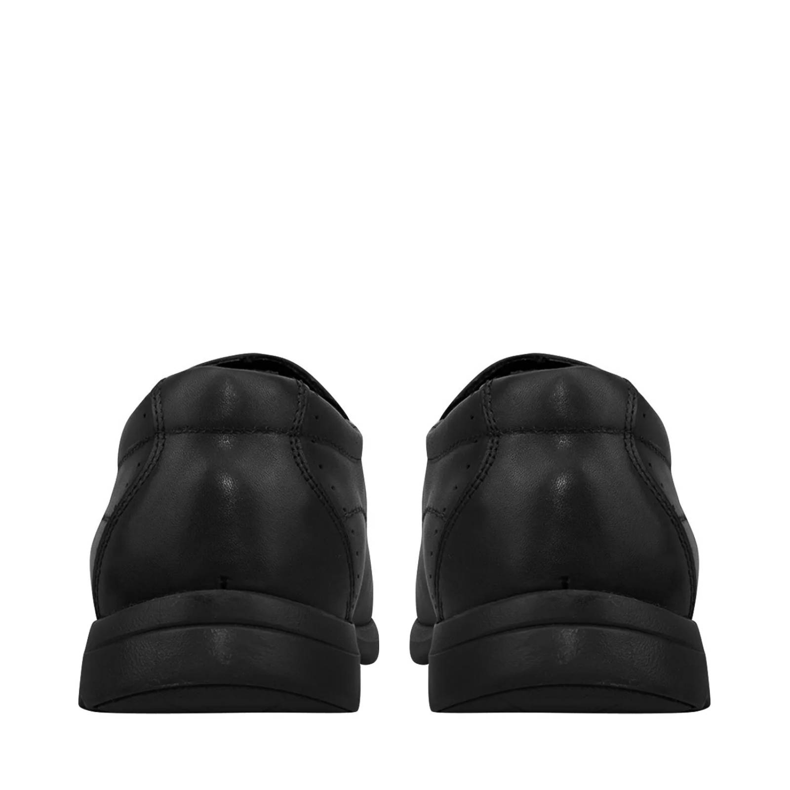 Mocasín Edwin Color Negro de Piel  D06300122501