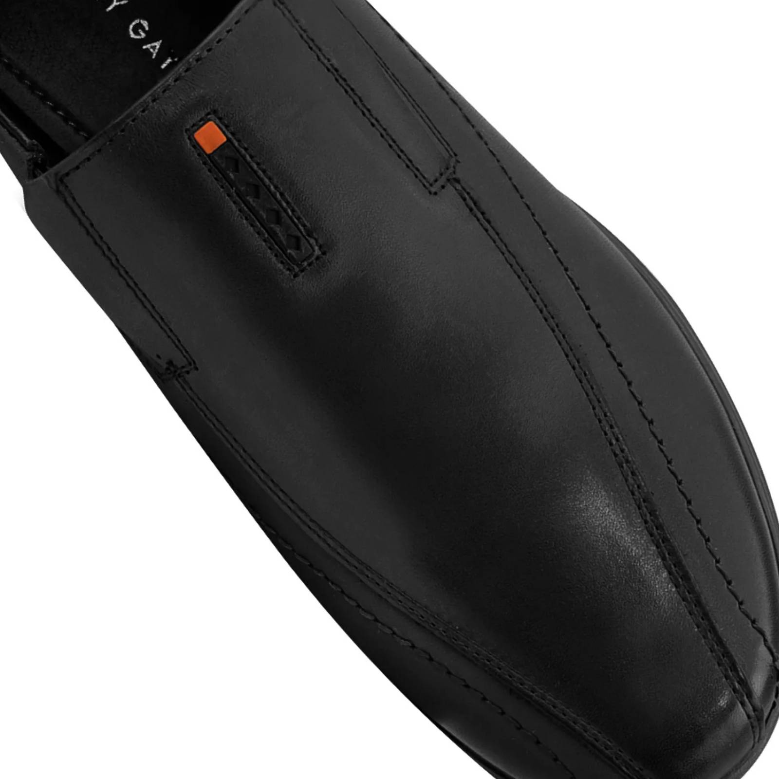 Mocasín Edwin Color Negro de Piel  D06300122501