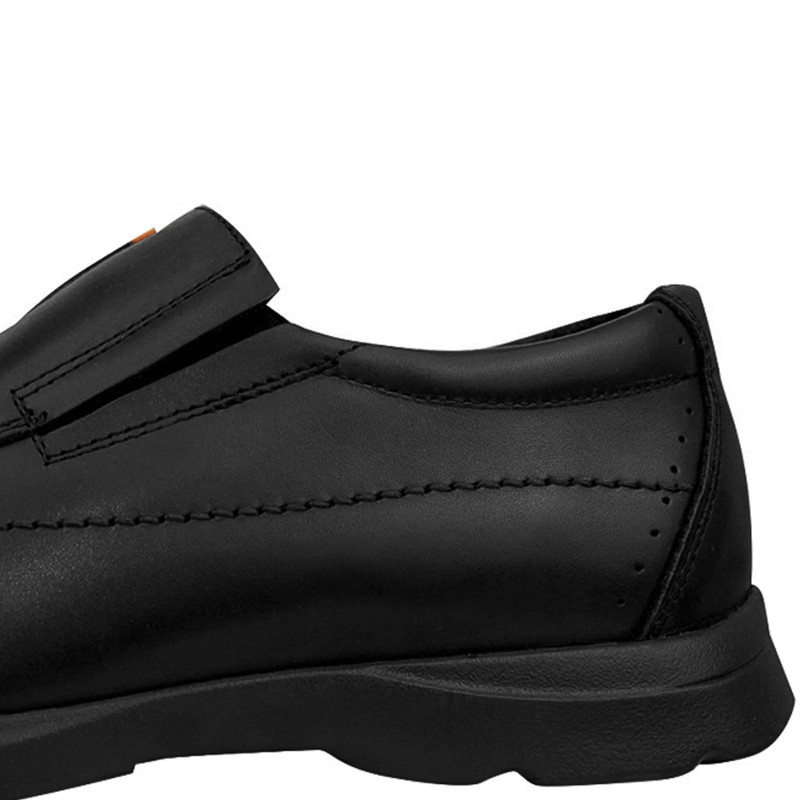 Mocasín Edwin Color Negro de Piel  D06300122501