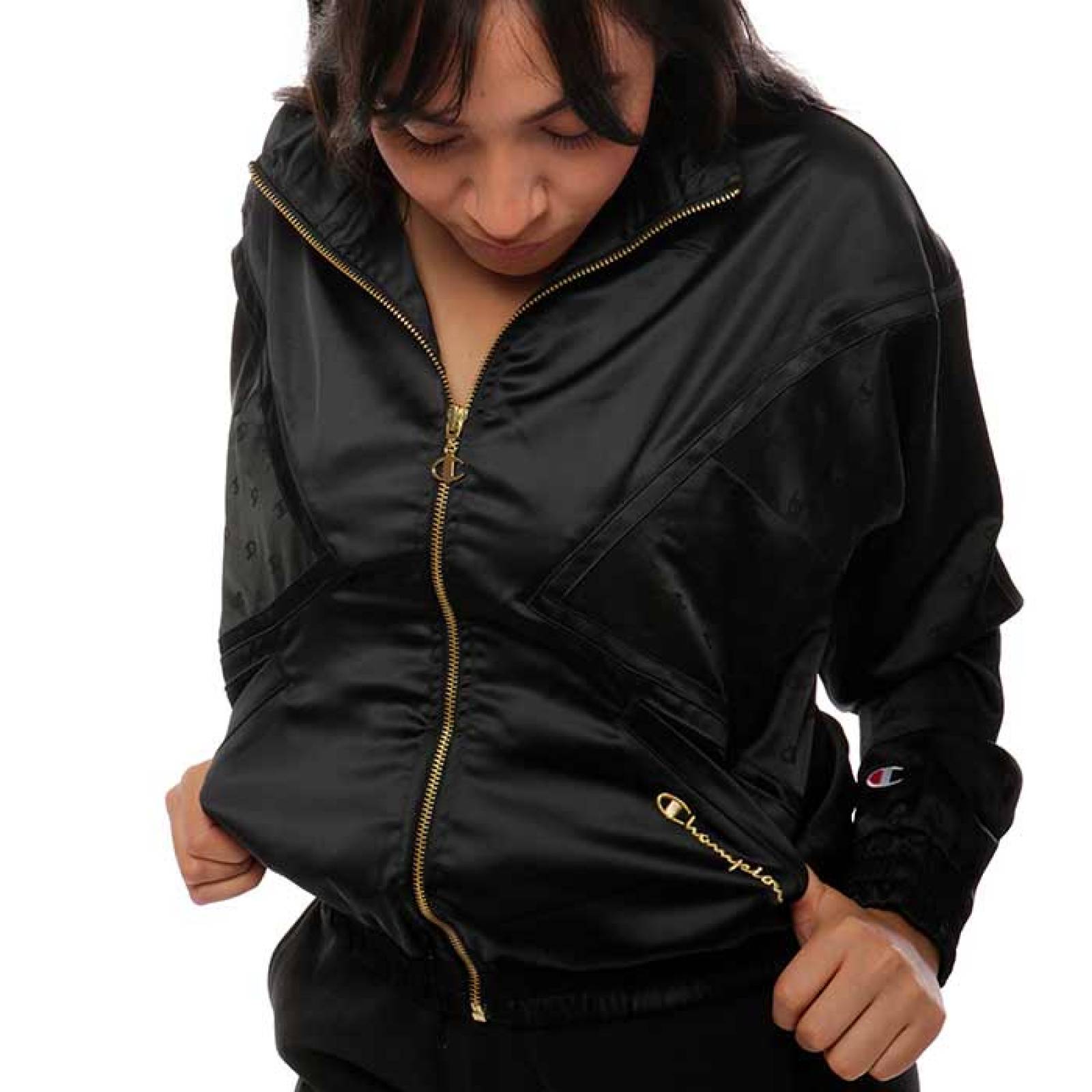 Chamarra Champion Mujer Satín Jacket Negro JL415550219003BLK