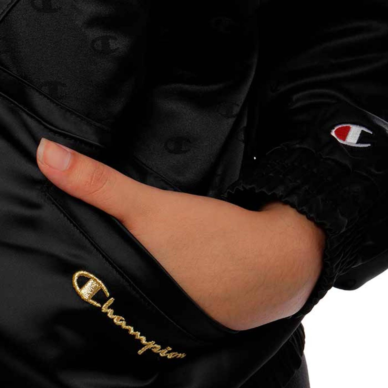 Chamarra Champion Mujer Satín Jacket Negro JL415550219003BLK