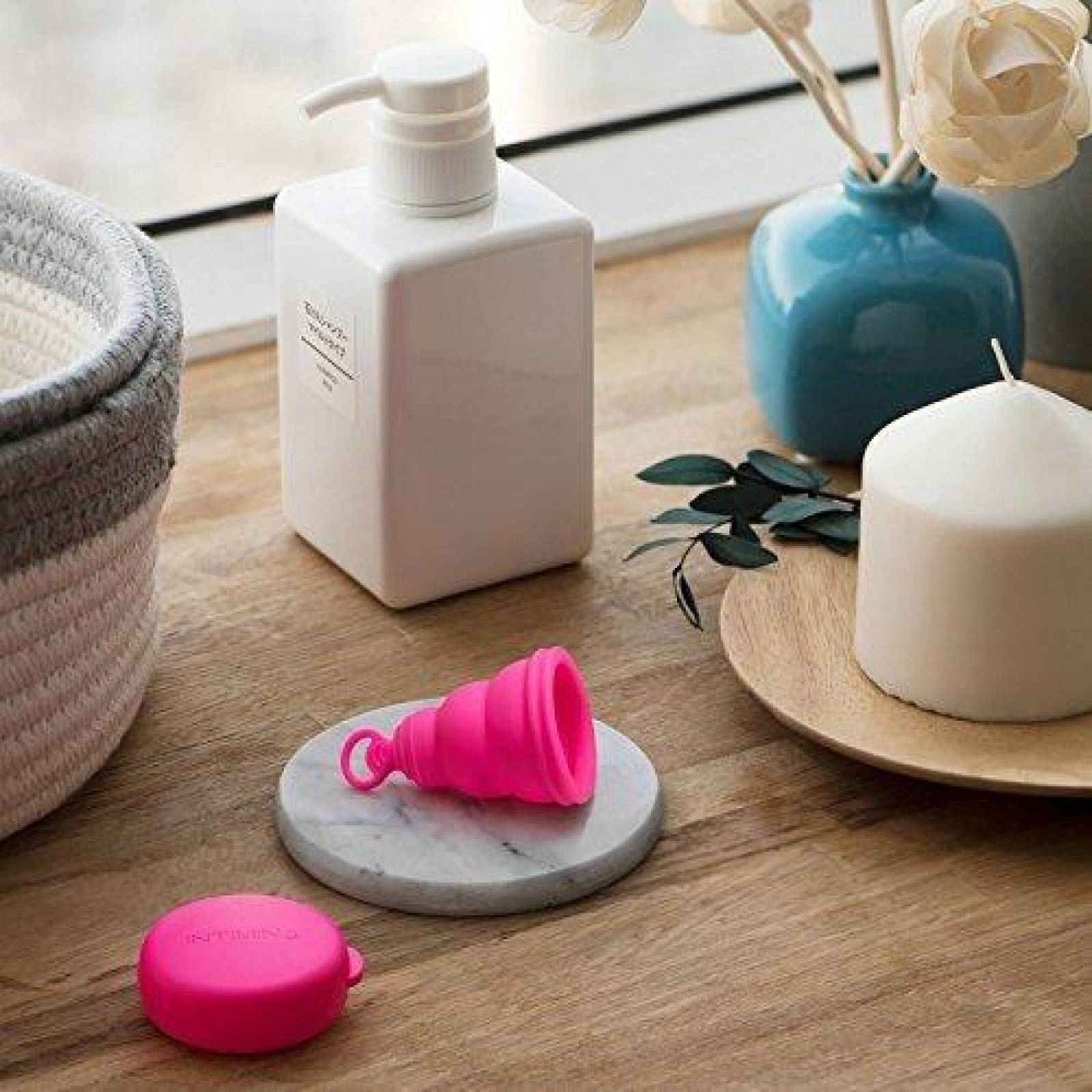 Intimina Por Lelo Lily Cup One Copa Menstrual Juvenil Plegable Para Principiantes