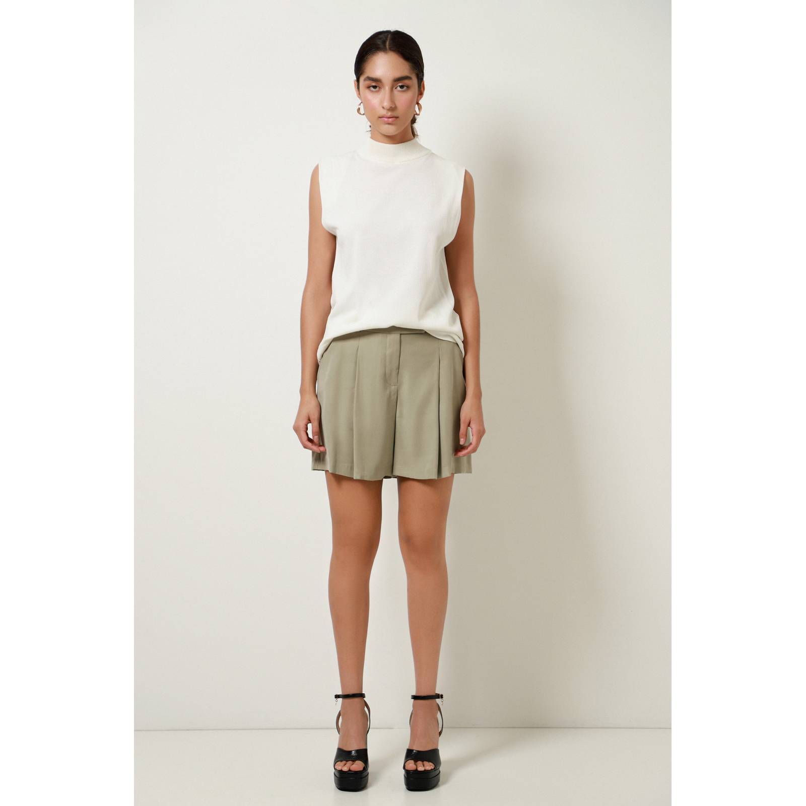 LOB SHORT PRETINA EXTENDIDA