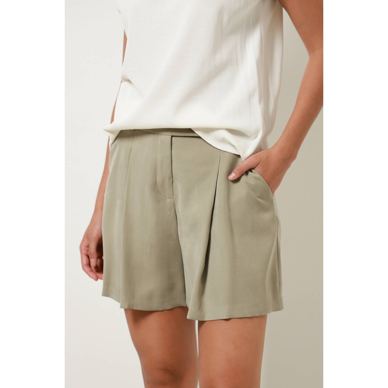 LOB SHORT PRETINA EXTENDIDA