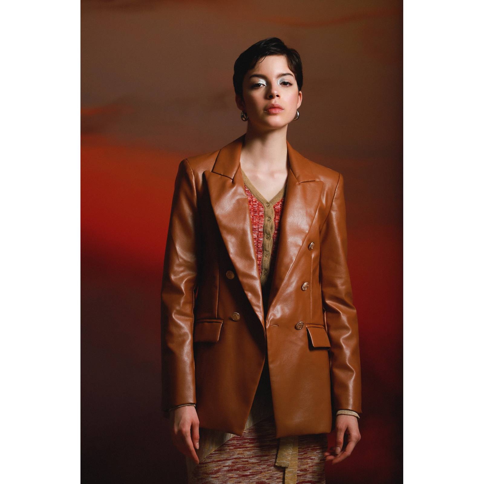 LOB SACO TIPO PIEL CON SOLAPA