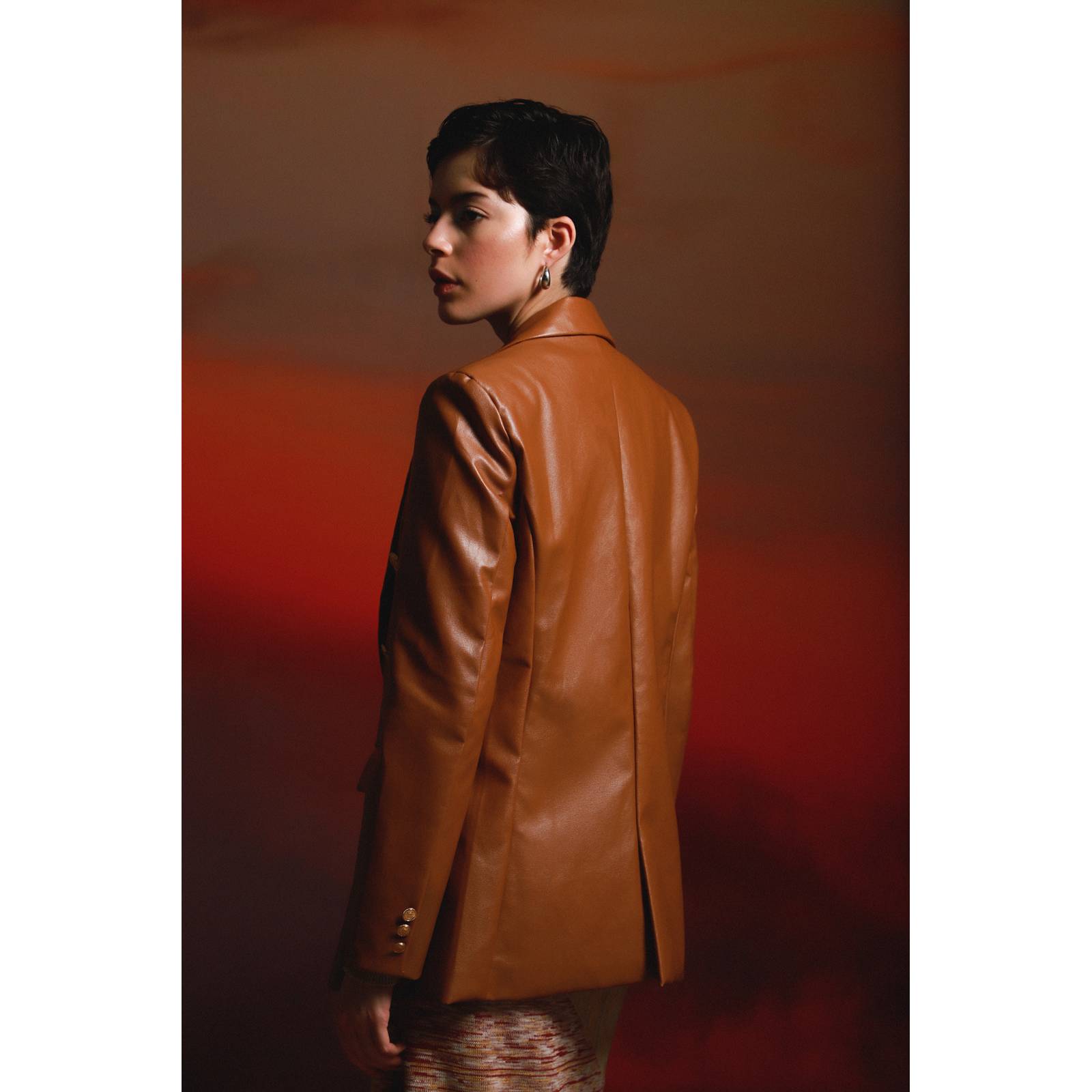 LOB SACO TIPO PIEL CON SOLAPA