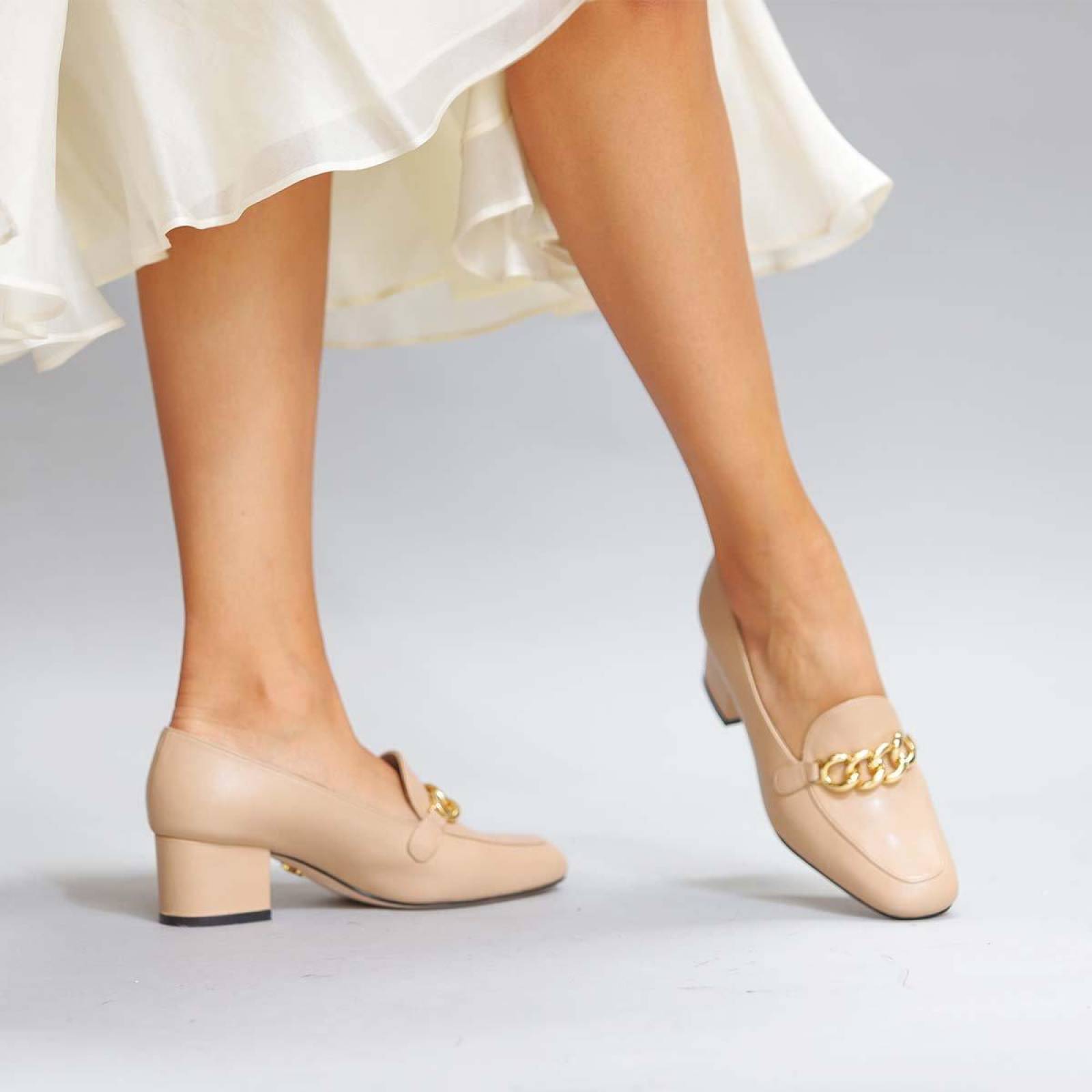 KALI 40 - Beige Regina Romero Zapato Zapatilla Tacon Bajo para Dama en Piel