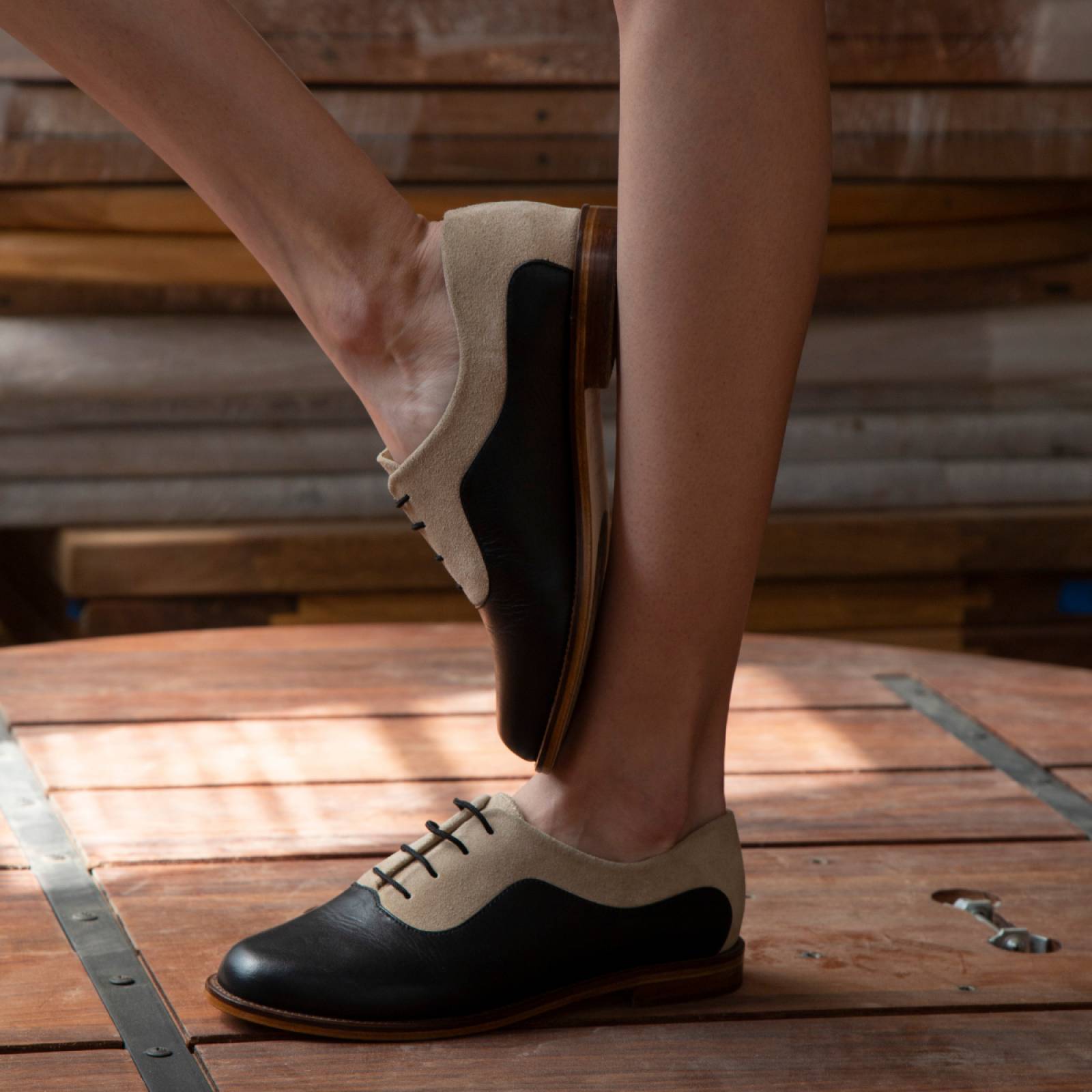 DANNA - Negro y Chai Regina Romero Zapato Bostoniano de Piso para Dama en Piel