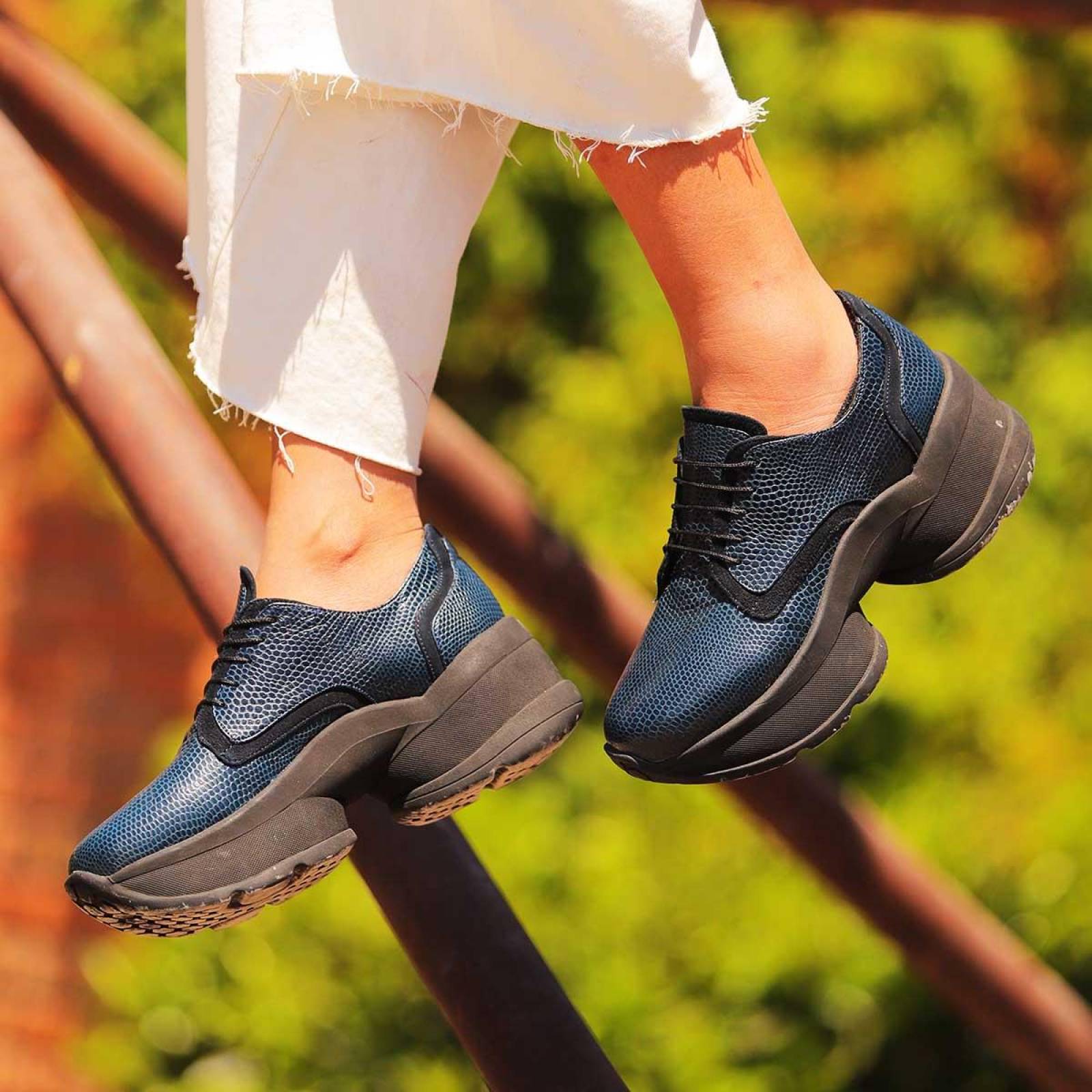 KOURTNEY 75 - Azul Regina Romero Zapato Tenis Urbano Sport para Dama en Piel 