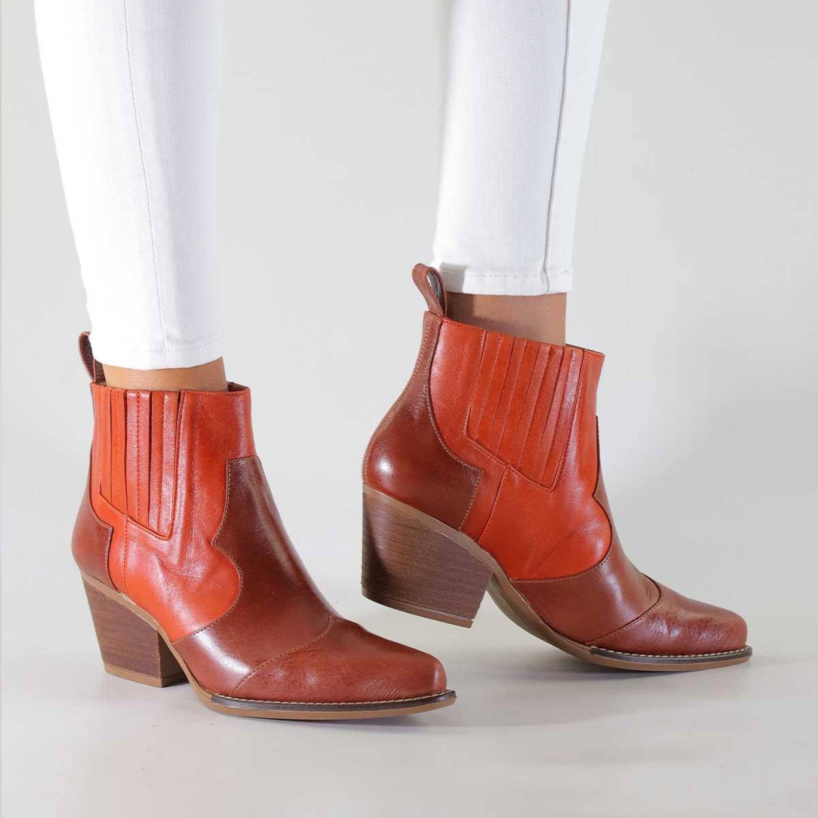 MADDIE 60 Edicion Limitada - Terracota y Caoba Regina Romero Zapato Bota Botin Tacon Bajo para Dama  