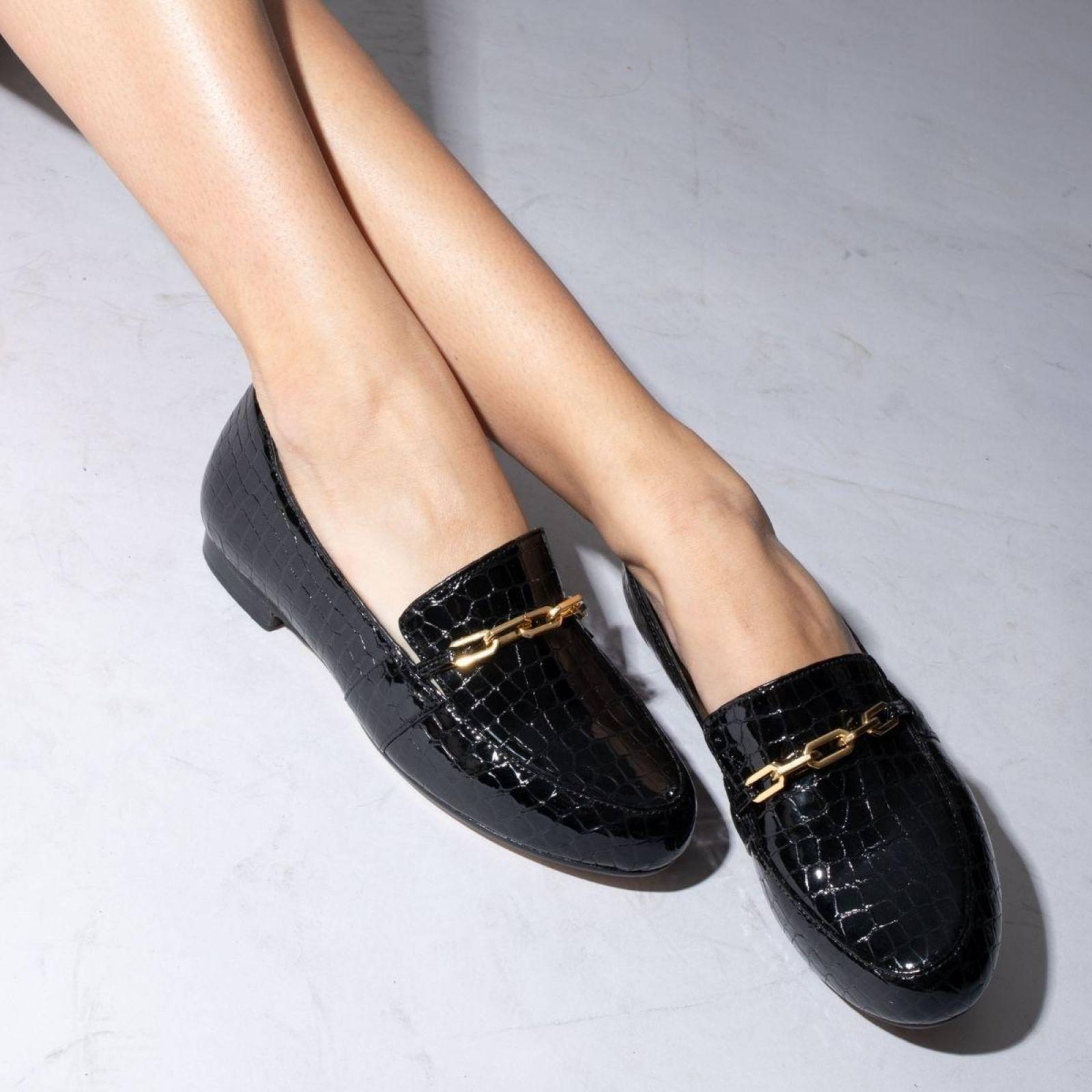 RUBY - Negro Regina Romero Zapato Mocasin de Piso para Dama en Piel 